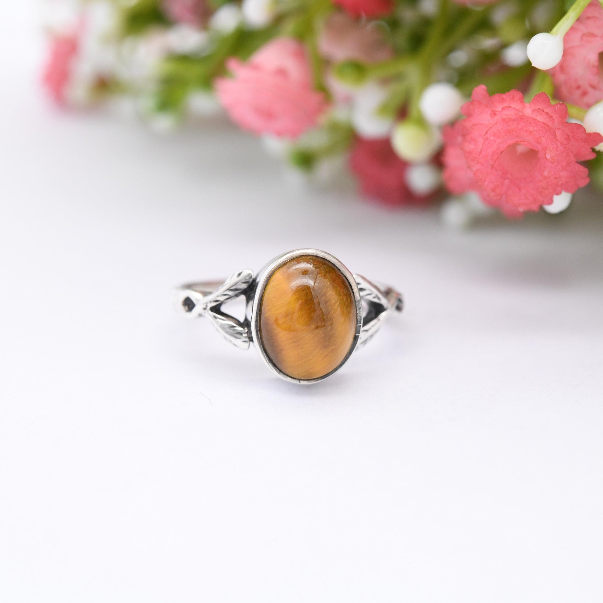 Vintage Sterling Silver Tiger's Eye Ring - Mid-Century Oval Cabochon Brown Gemstone Jewellery | UK Size - N 1/2 | US Size - 7