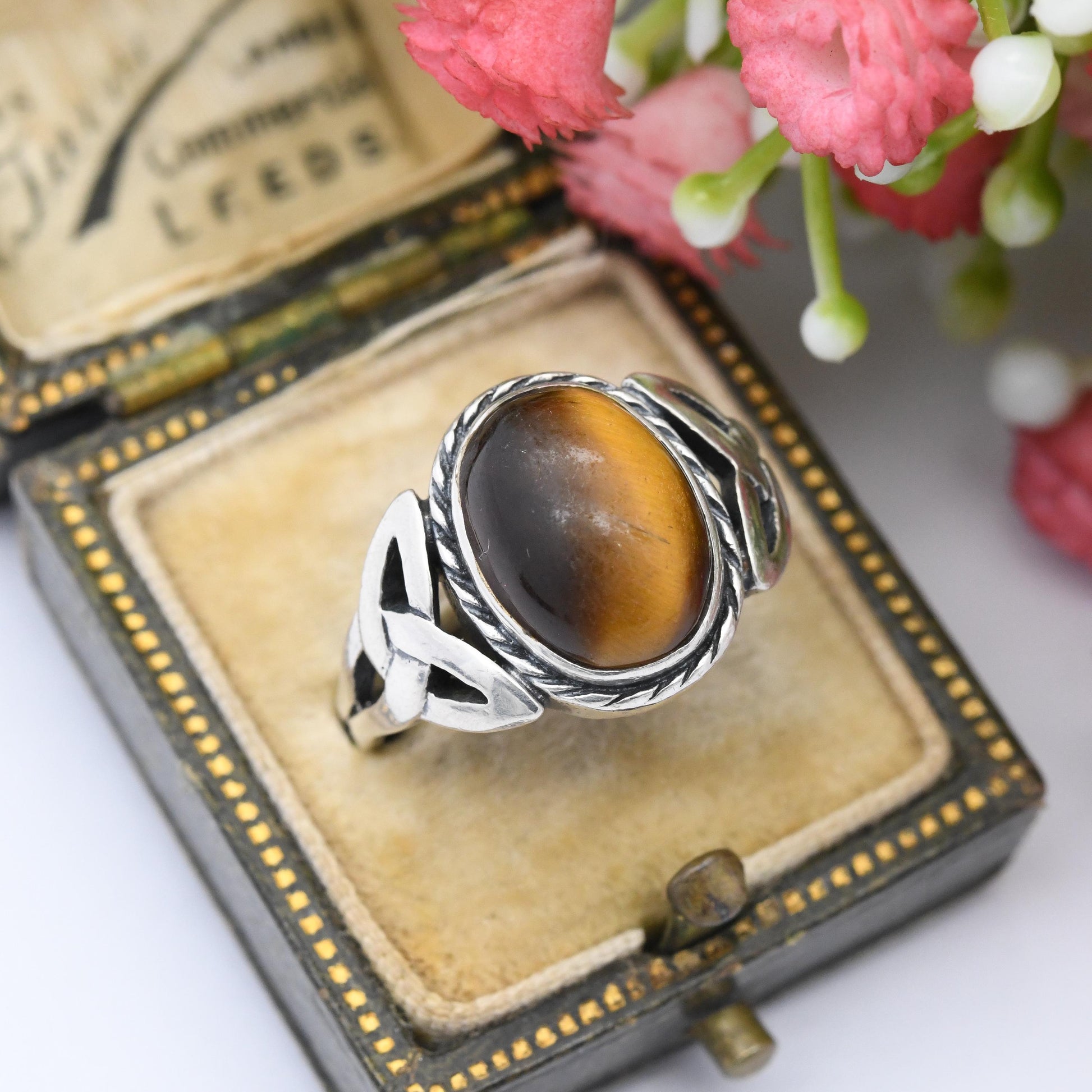 Vintage Sterling Silver Tiger's Eye Ring with Celtic Knot Triquetra Shoulders - Mid-Century Oval Cabochon | UK Size - O 1/2 US Size - 7 1/2