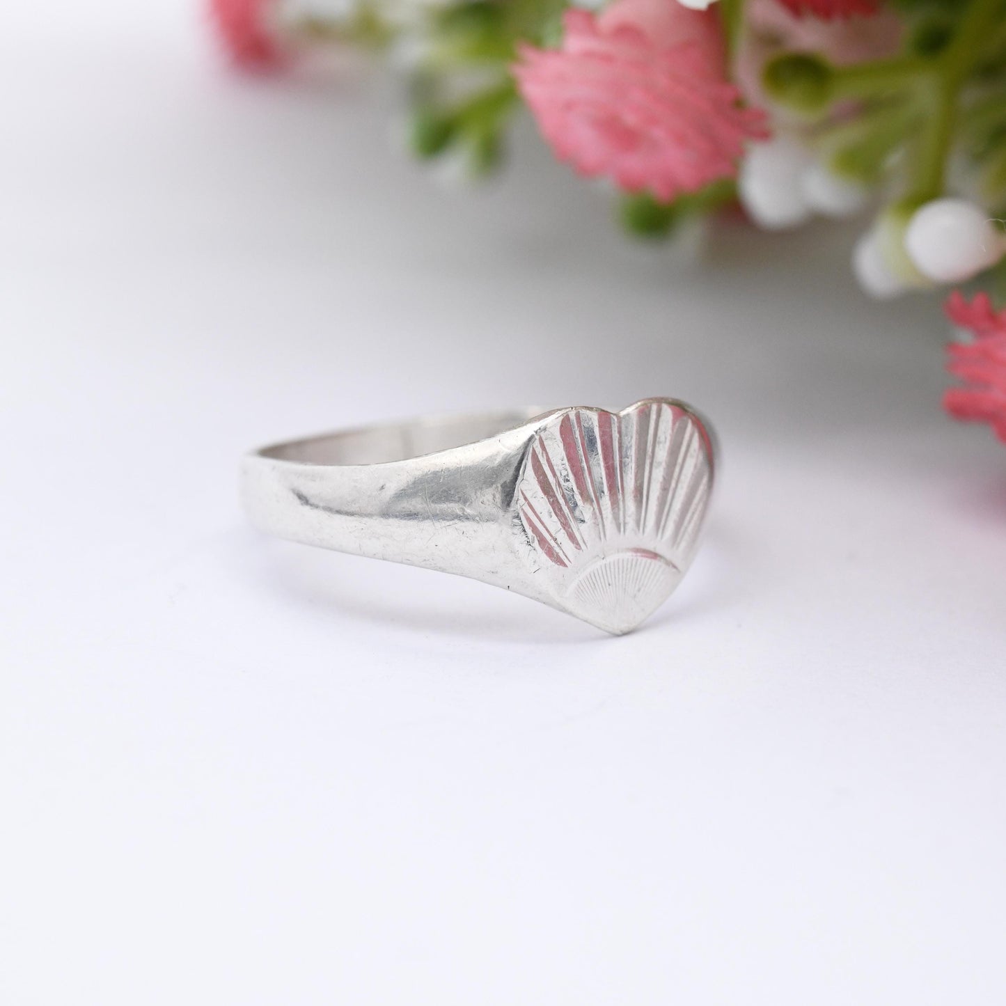 Vintage Sterling Silver Heart Signet Ring with Sunrise Sunset - Everyday Minimal Silver Love Heart Gift | UK Size - M | US Size - 6 1/4