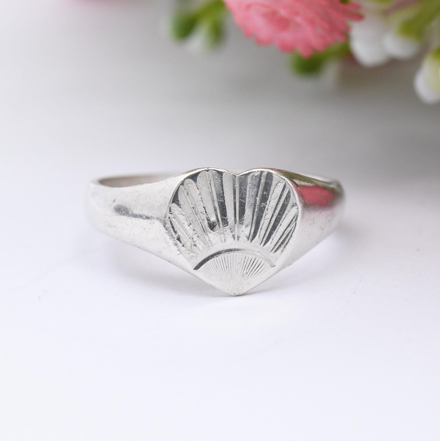 Vintage Sterling Silver Heart Signet Ring with Sunrise Sunset - Everyday Minimal Silver Love Heart Gift | UK Size - M | US Size - 6 1/4