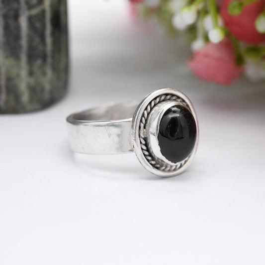 Vintage Sterling Silver Onyx Ring with Rope Twist Bezel - Chunky Black Stone Cabochon Unisex Ring | UK Size - P | US Size - 7 1/2