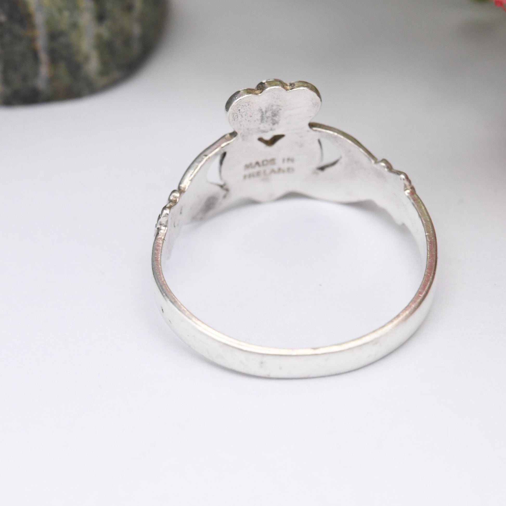 Vintage Sterling Silver Claddagh Ring 1994 - Irish Symbol Hands Holding Crowned Heart Ring Loyalty | Made in Ireland | UK Size - S | US - 9