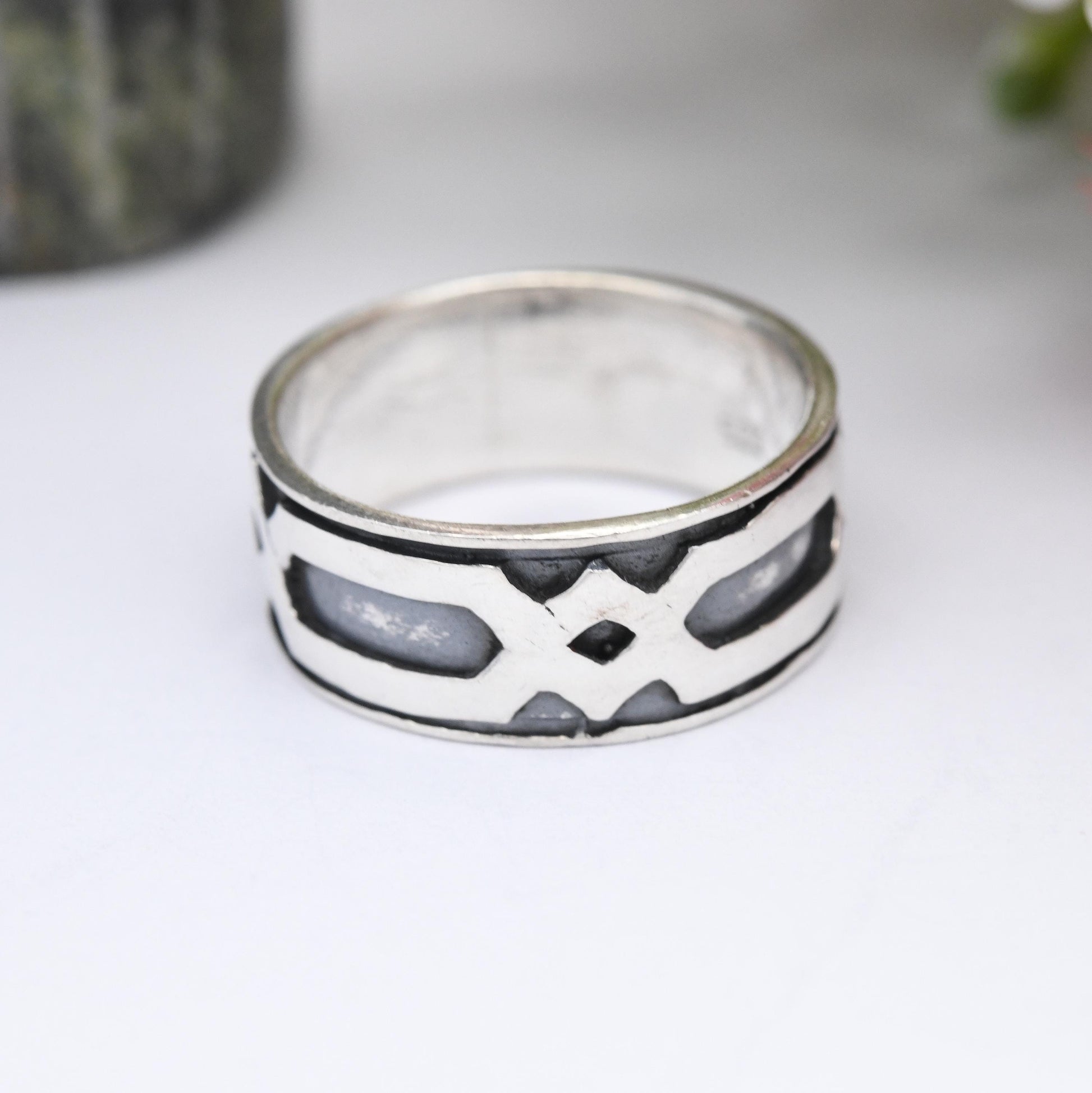 Vintage Sterling Silver Chunky Band Ring - Unisex Silver Geometric Pattern Ring Everyday Jewellery Wide Band | UK Size - N 1/2 | US Size - 7