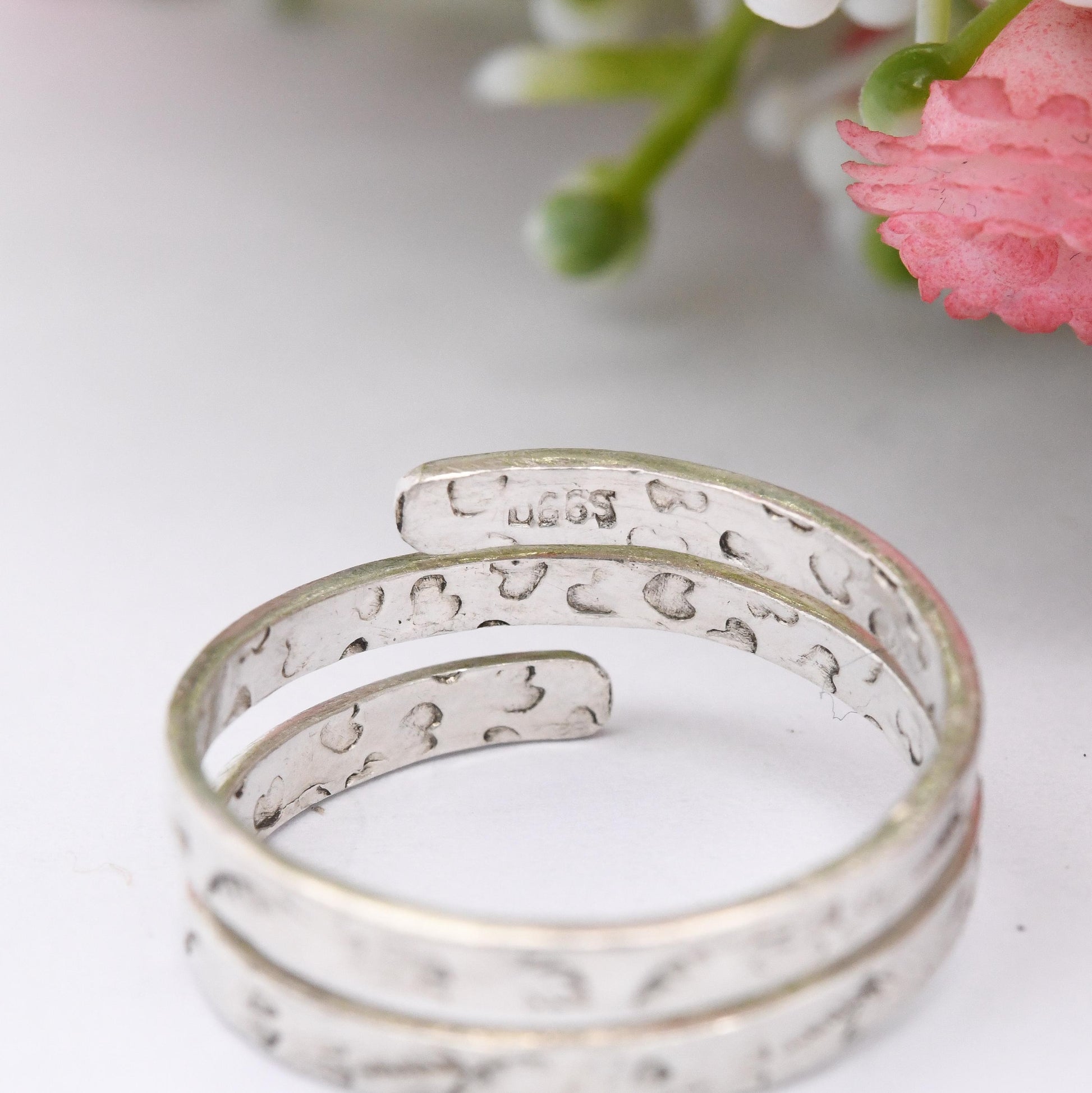 Silver Coiled Band Ring with Stamped Flower Leaf Pattern - Adjustable Size | Cute Gift for Her | UK Size - R | US Size - 8 1/2