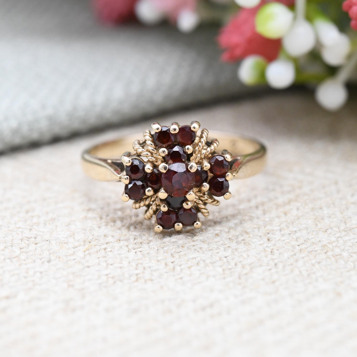 Vintage 9ct Gold Garnet Flower Ring 1994 with Rope Twist Design - Mid-Century Style January Birthstone Gift | UK Size - L 1/2 | US Size - 6