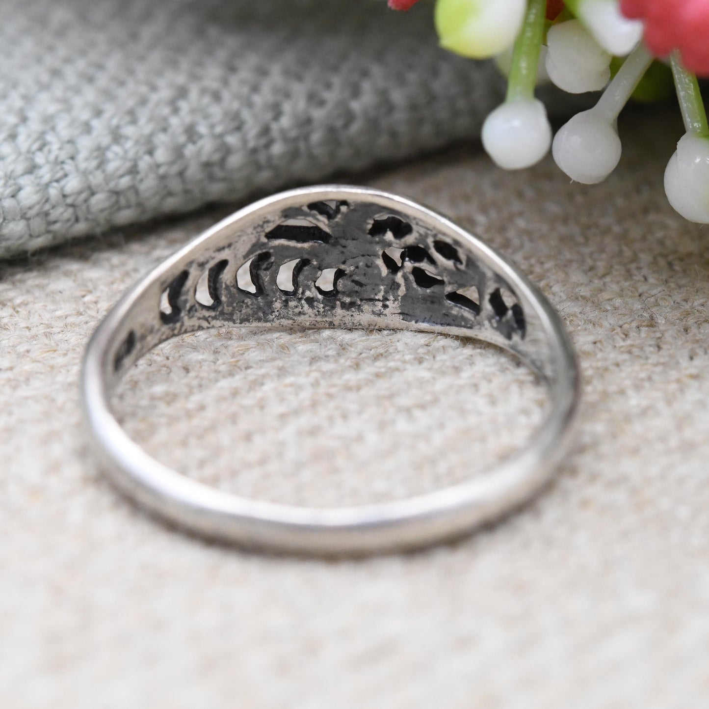 Sterling Silver Openwork Scrolling Design Ring - Everyday Solid Silver Jewellery | Delicate Design | UK Size - O 1/2 | US Size - 7 1/2