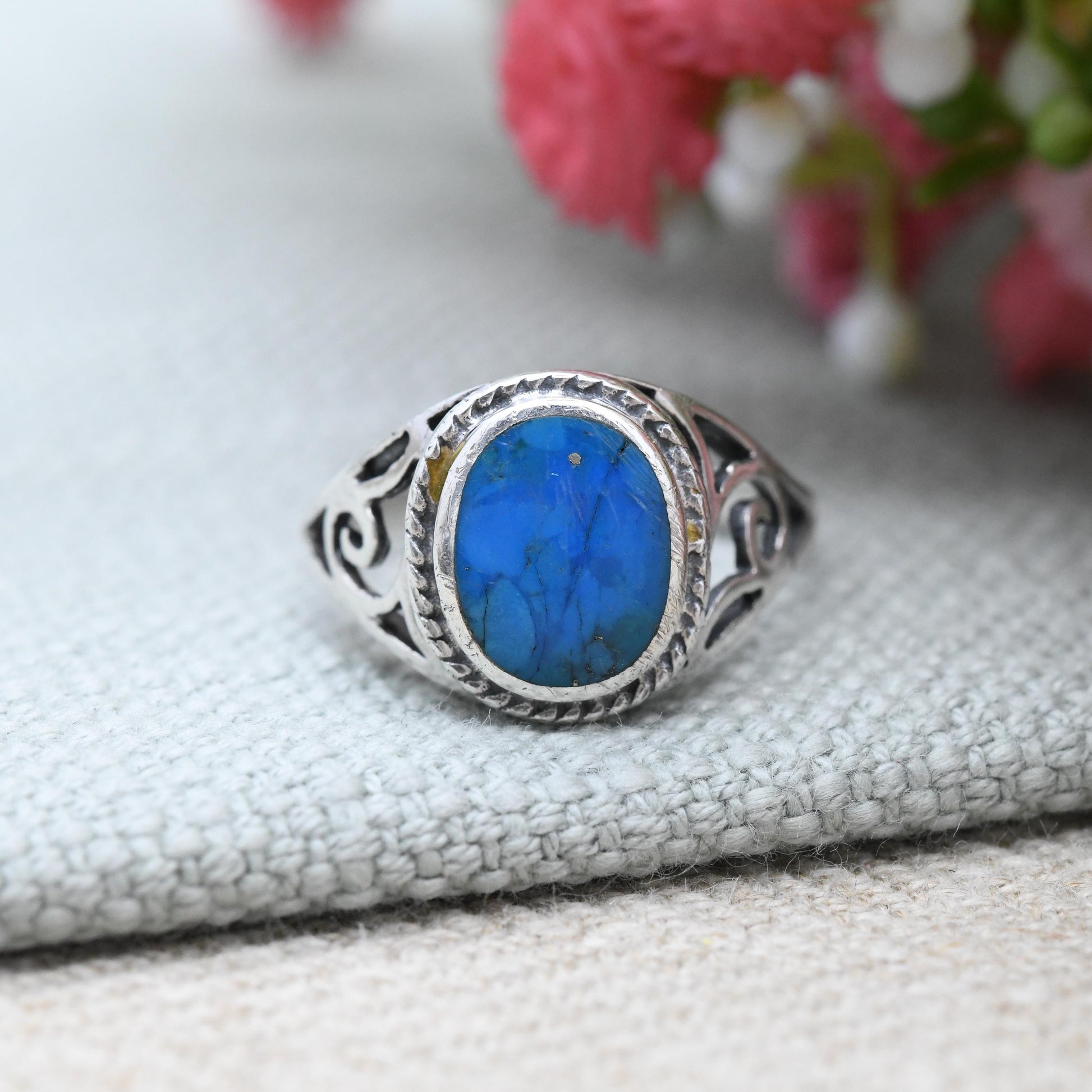 Vintage Sterling Silver Turquoise Ring - Ornate Openwork Scrolling Shoulders Blue Stone Rope Twist Cabochon | UK Size - M | US Size - 6 1/4