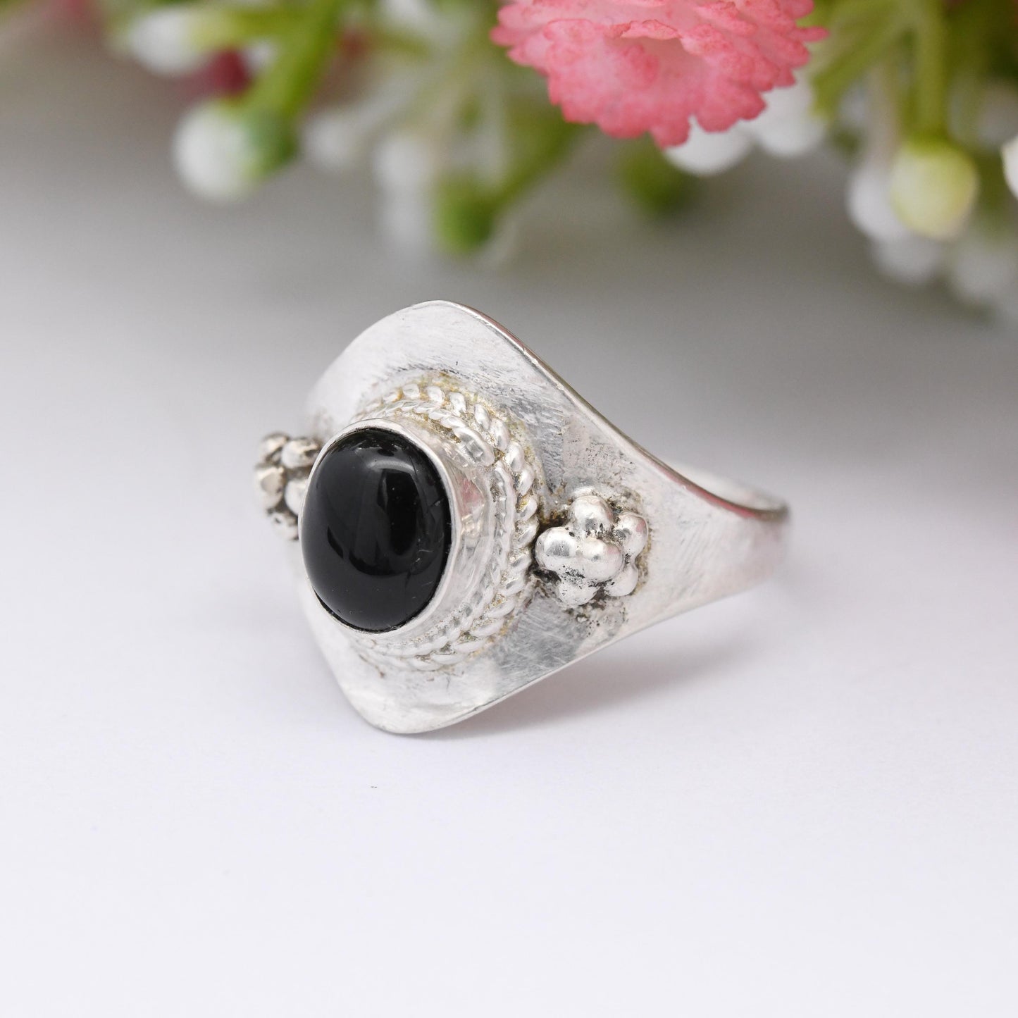 Vintage Sterling Silver Onyx Ring with Rope Twist Bezel and Ball Design - Cabochon Black Gemstone | UK Size - M 1/2 | US Size - 6 1/2