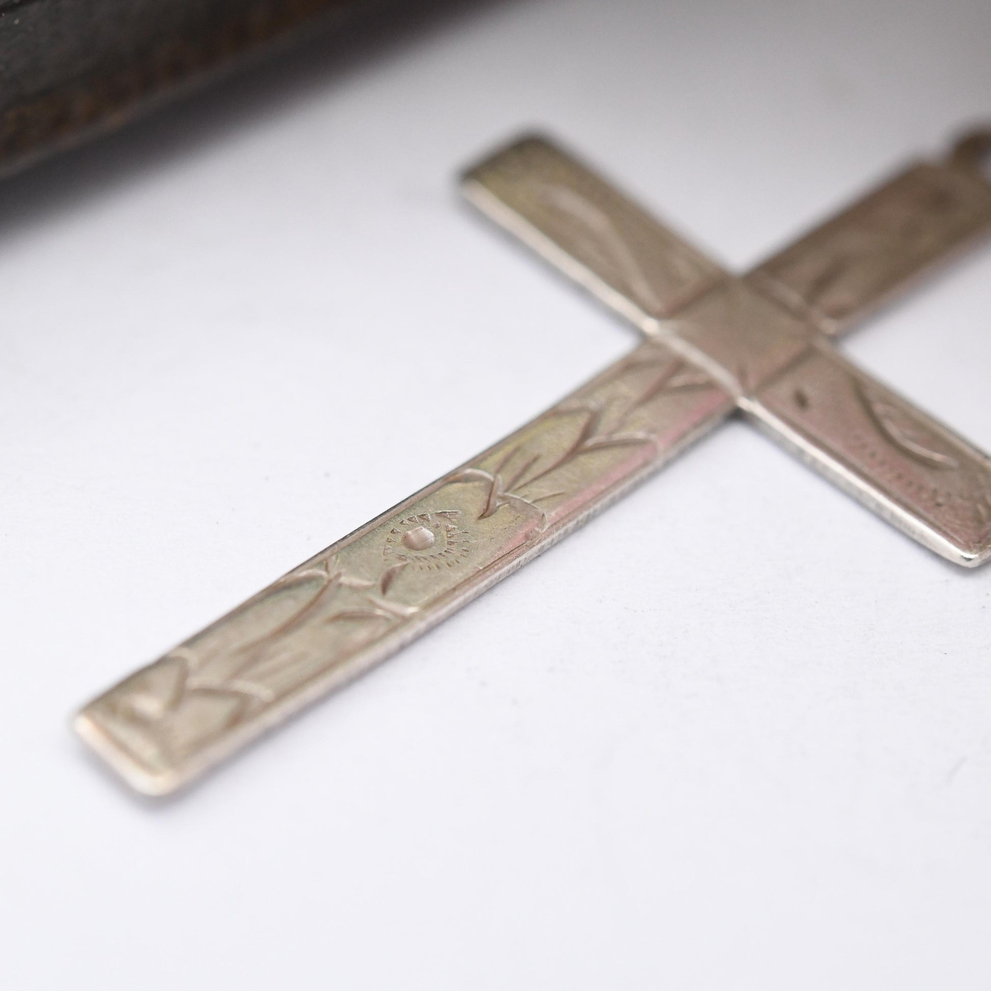 Vintage Sterling Silver Cross Pendant with Engraved Leaf and Flower Pattern - Sweet Christening Jewellery Gift Present for Christian