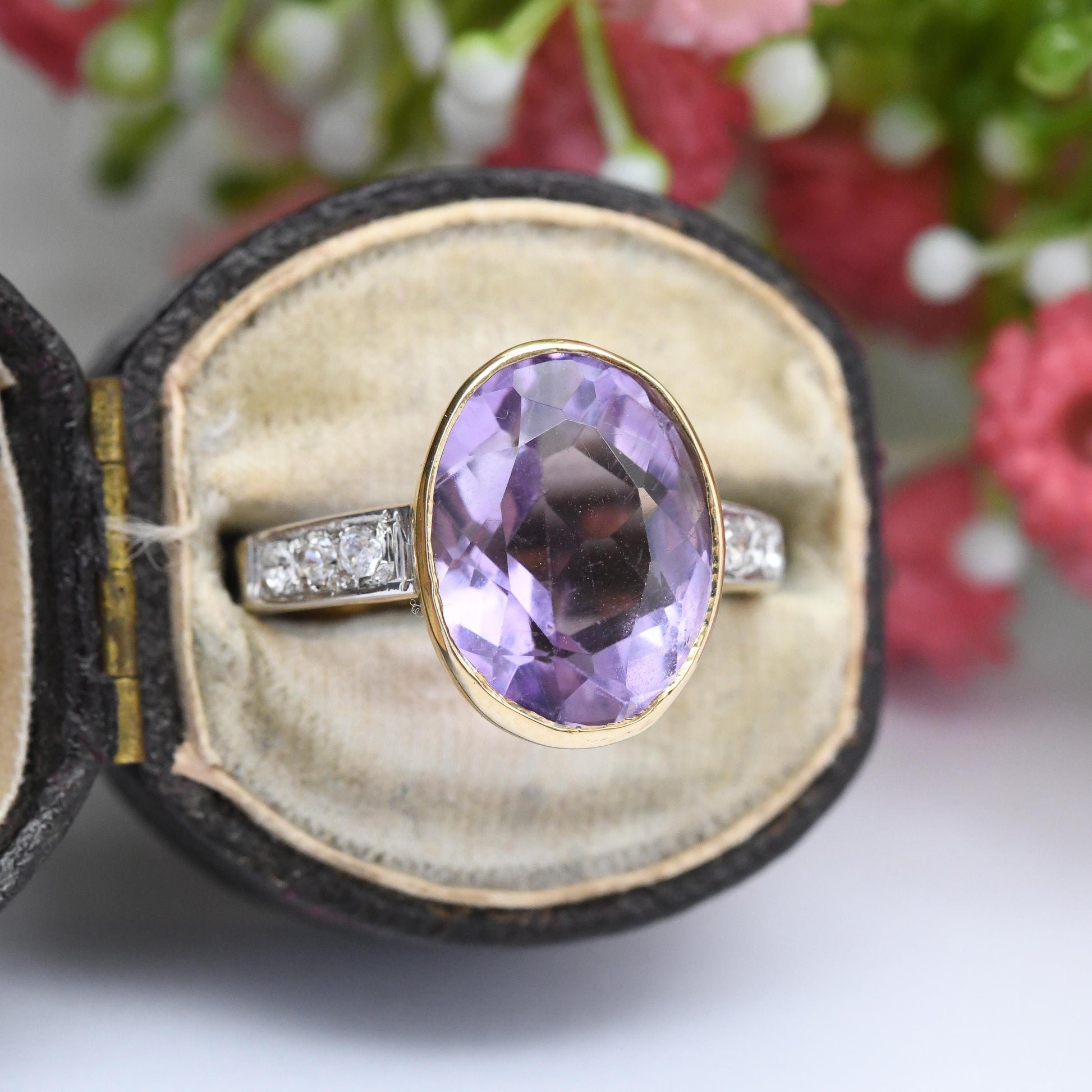 Vintage 9ct Gold Amethyst Ring 1996 with Clear Side Stones - Oval Large Purple Solitaire Stone Cocktail Ring | UK Size - P | US Size - 7 3/4