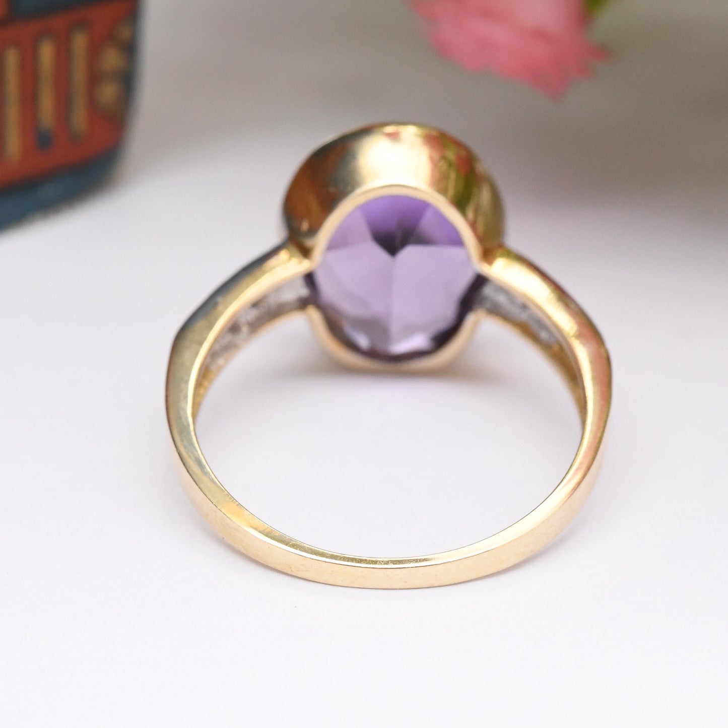 Vintage 9ct Gold Amethyst Ring 1996 with Clear Side Stones - Oval Large Purple Solitaire Stone Cocktail Ring | UK Size - P | US Size - 7 3/4