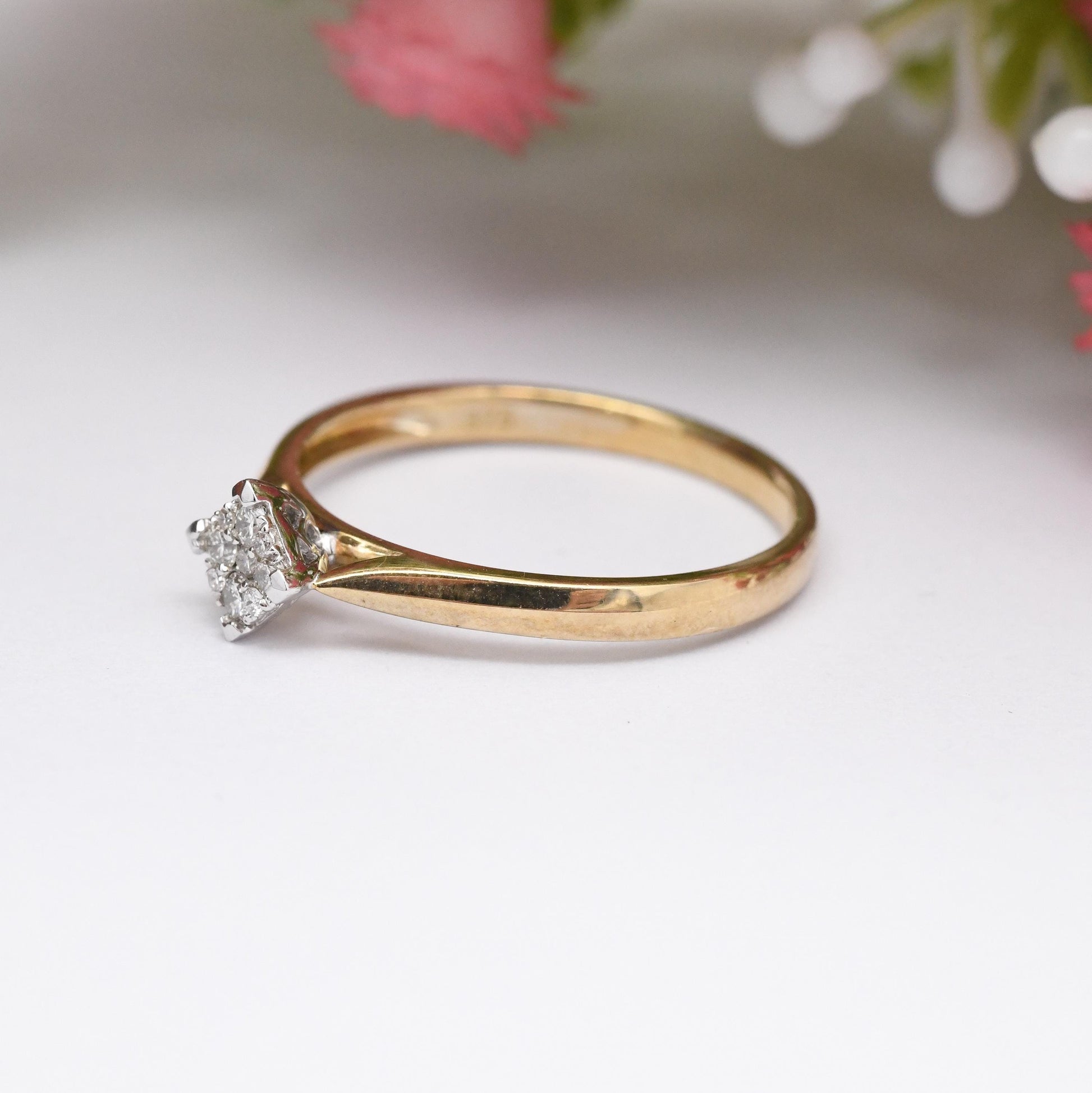 Vintage 9ct Gold and Diamond Cluster Ring - Illusion Solitaire Stone Engagement | Pretty Gift for Her | UK Size - O | US Size - 7 1/4
