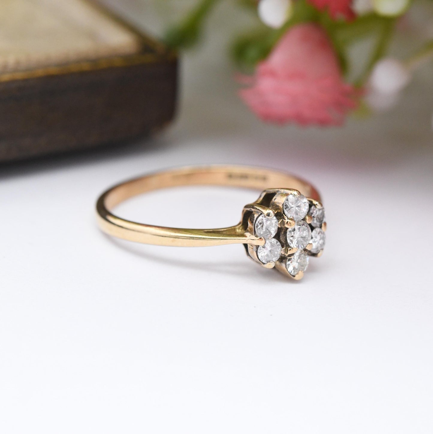 Vintage 9ct Gold Floral Cluster Ring 1984 White Stone - Gift for Her | Pretty Gold Daisy Flower Ring | UK Size - L | US Size - 5 3/4