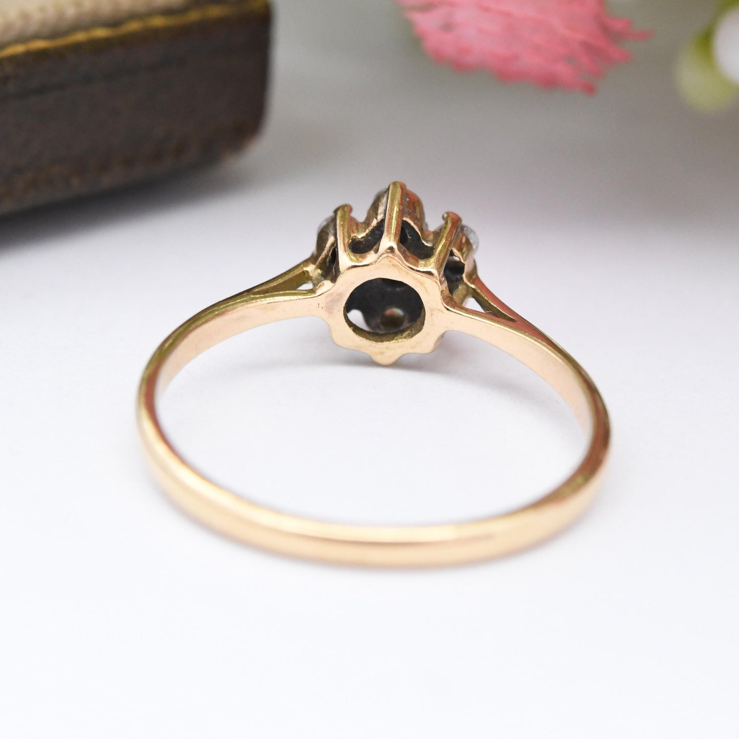 Vintage 9ct Gold Floral Cluster Ring 1984 White Stone - Gift for Her | Pretty Gold Daisy Flower Ring | UK Size - L | US Size - 5 3/4