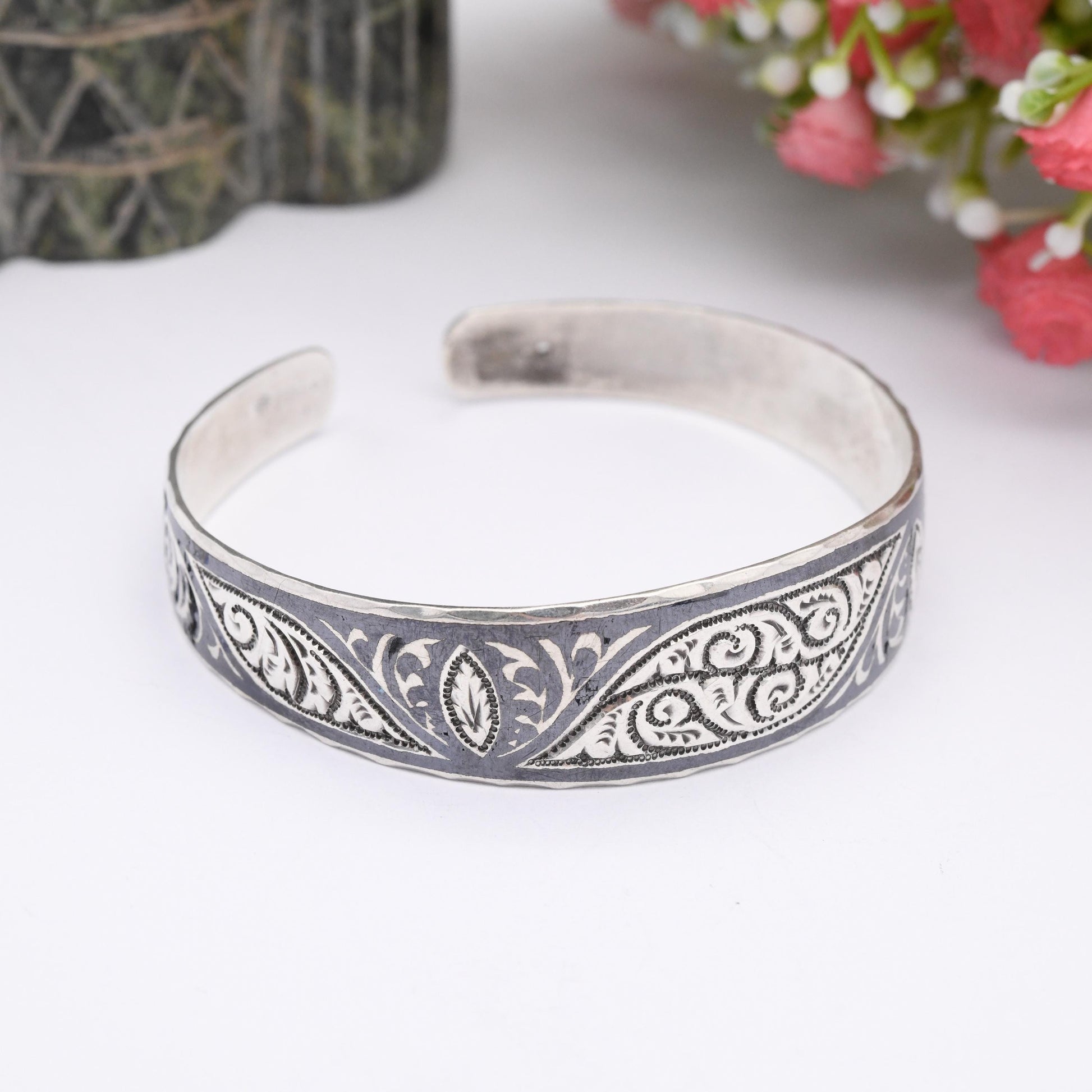 Vintage Soviet Silver Kubachi Niello Bangle Bracelet - Floral Design | Collectable 20th Century Silver Jewellery | Open Back