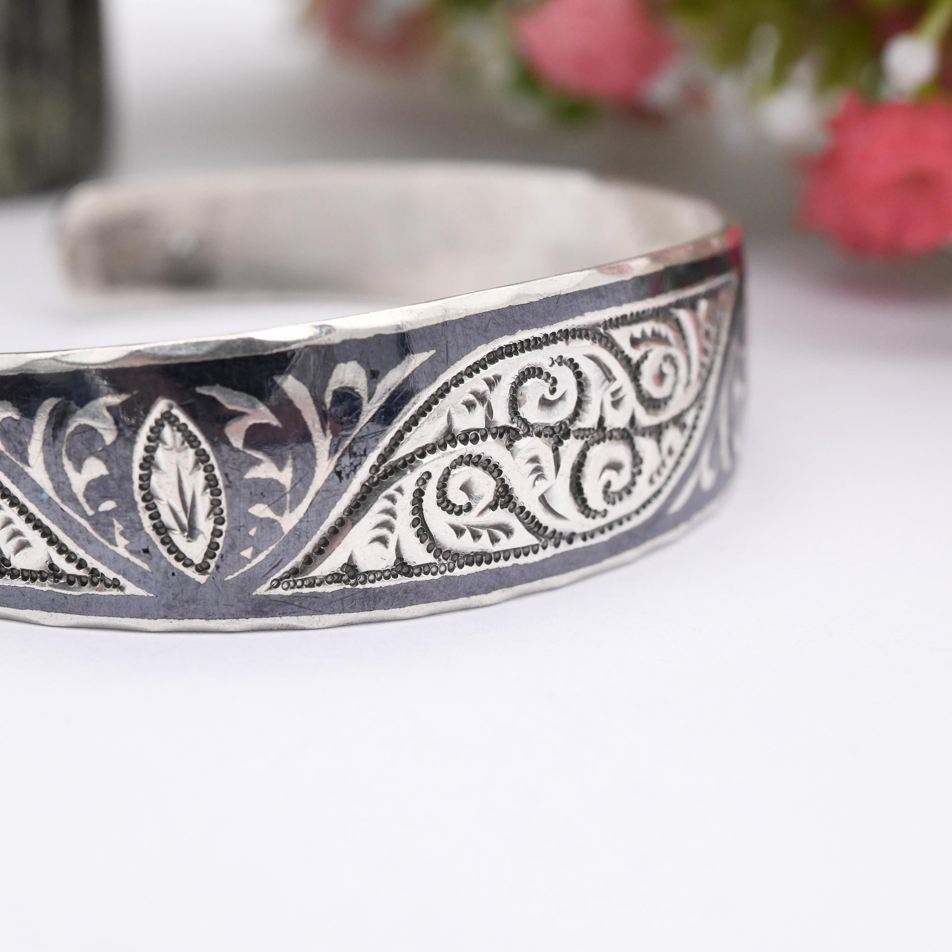 Vintage Soviet Silver Kubachi Niello Bangle Bracelet - Floral Design | Collectable 20th Century Silver Jewellery | Open Back