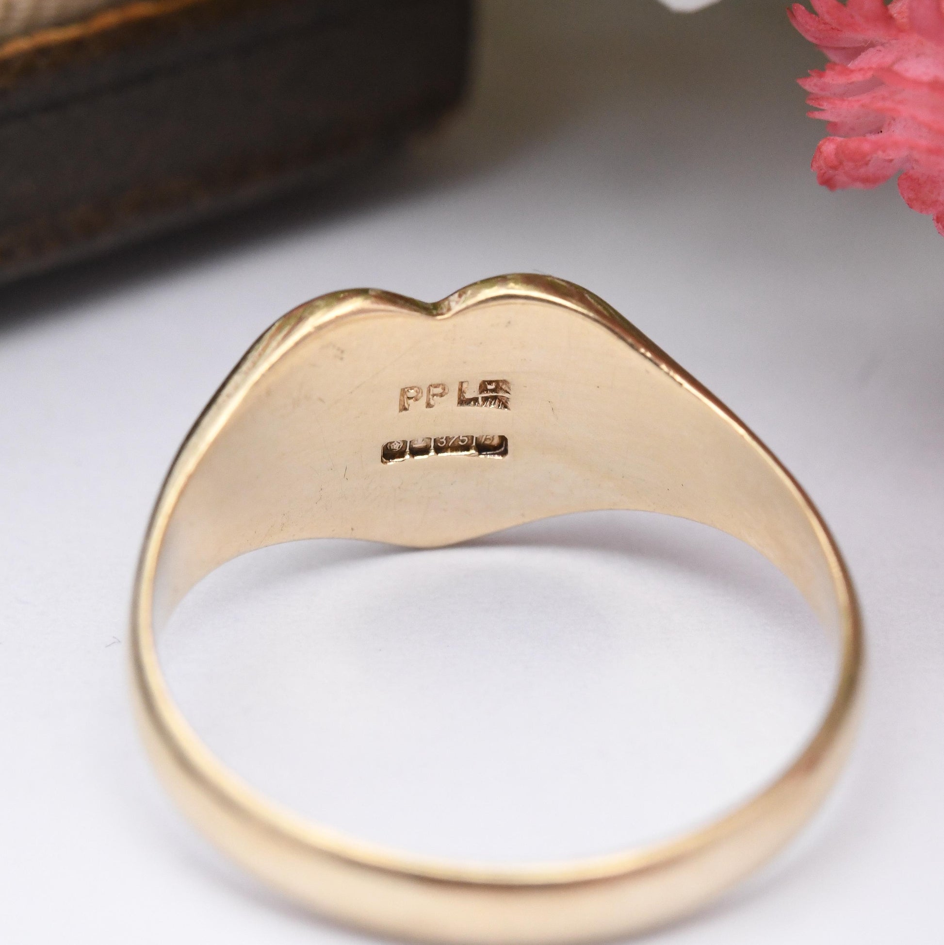 Vintage 9ct Gold Heart Signet Ring 1976 - Diamond Cut Pattern | Solid Gold Jewellery Unisex Gift for Her | UK Size - O 1/2 | US Size - 7 1/4