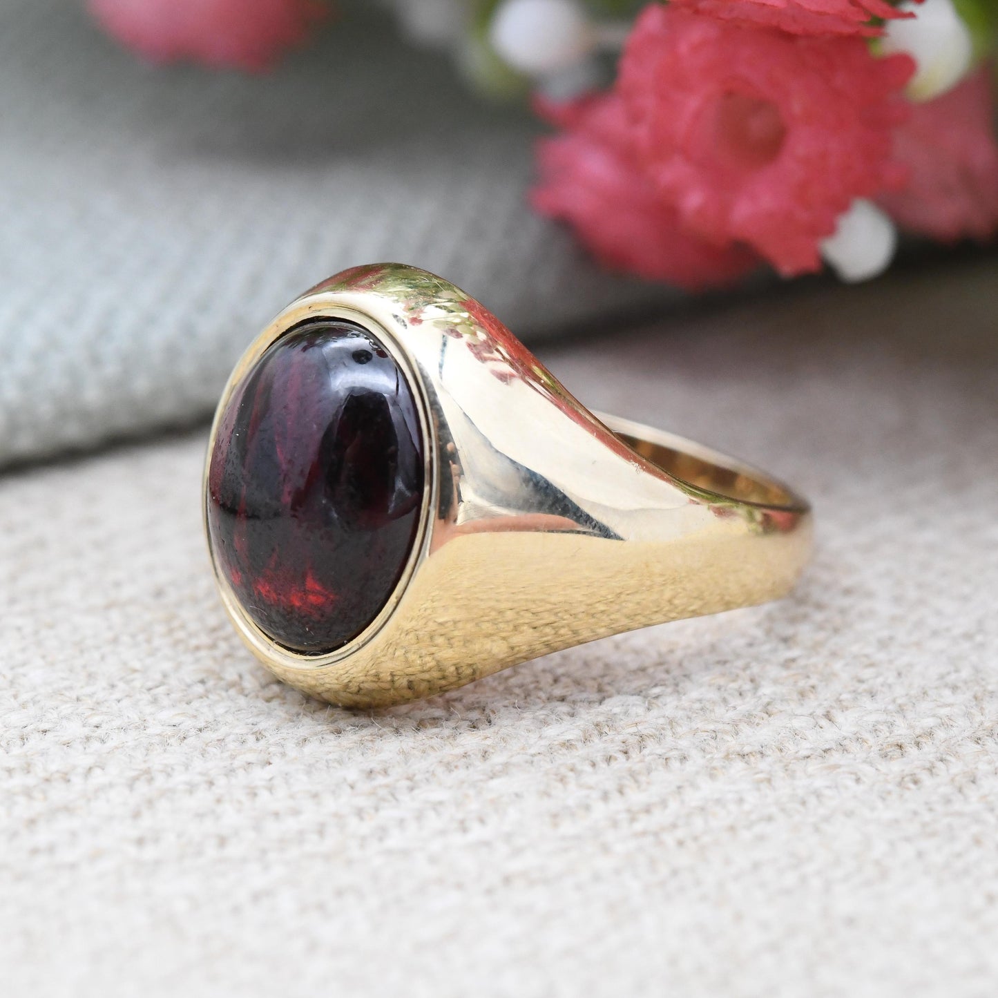 Vintage 9ct Gold Garnet Signet Ring - Large Cabochon Red Gemstone Ring Mid-Century | Men's Signet Ring | UK Size - P 1/2 | US Size - 7 3/4