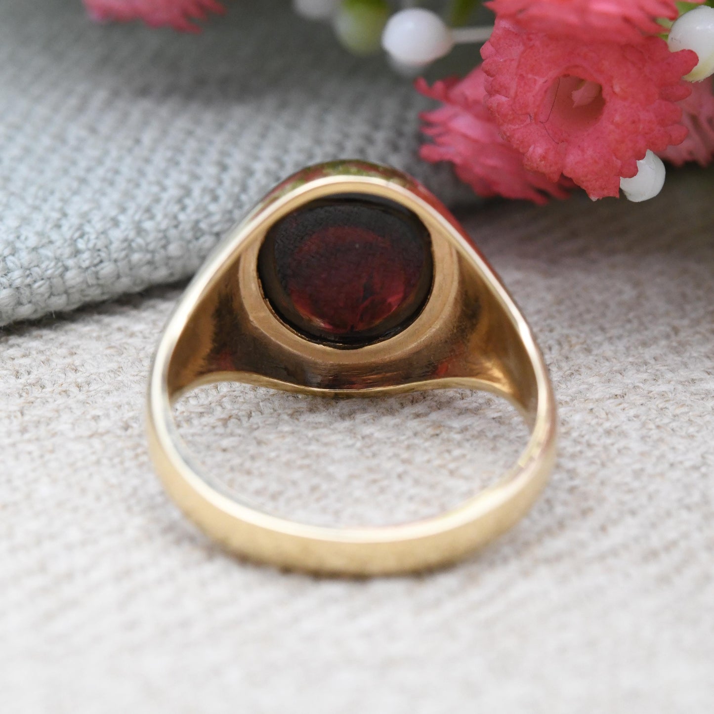 Vintage 9ct Gold Garnet Signet Ring - Large Cabochon Red Gemstone Ring Mid-Century | Men's Signet Ring | UK Size - P 1/2 | US Size - 7 3/4