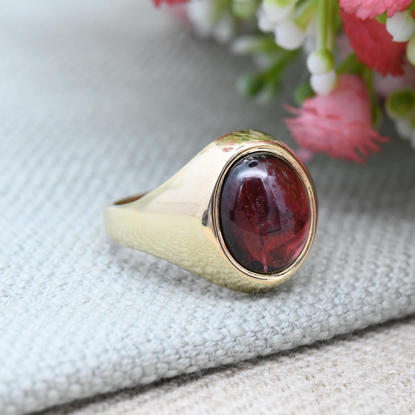 Vintage 9ct Gold Garnet Signet Ring - Large Cabochon Red Gemstone Ring Mid-Century | Men's Signet Ring | UK Size - P 1/2 | US Size - 7 3/4