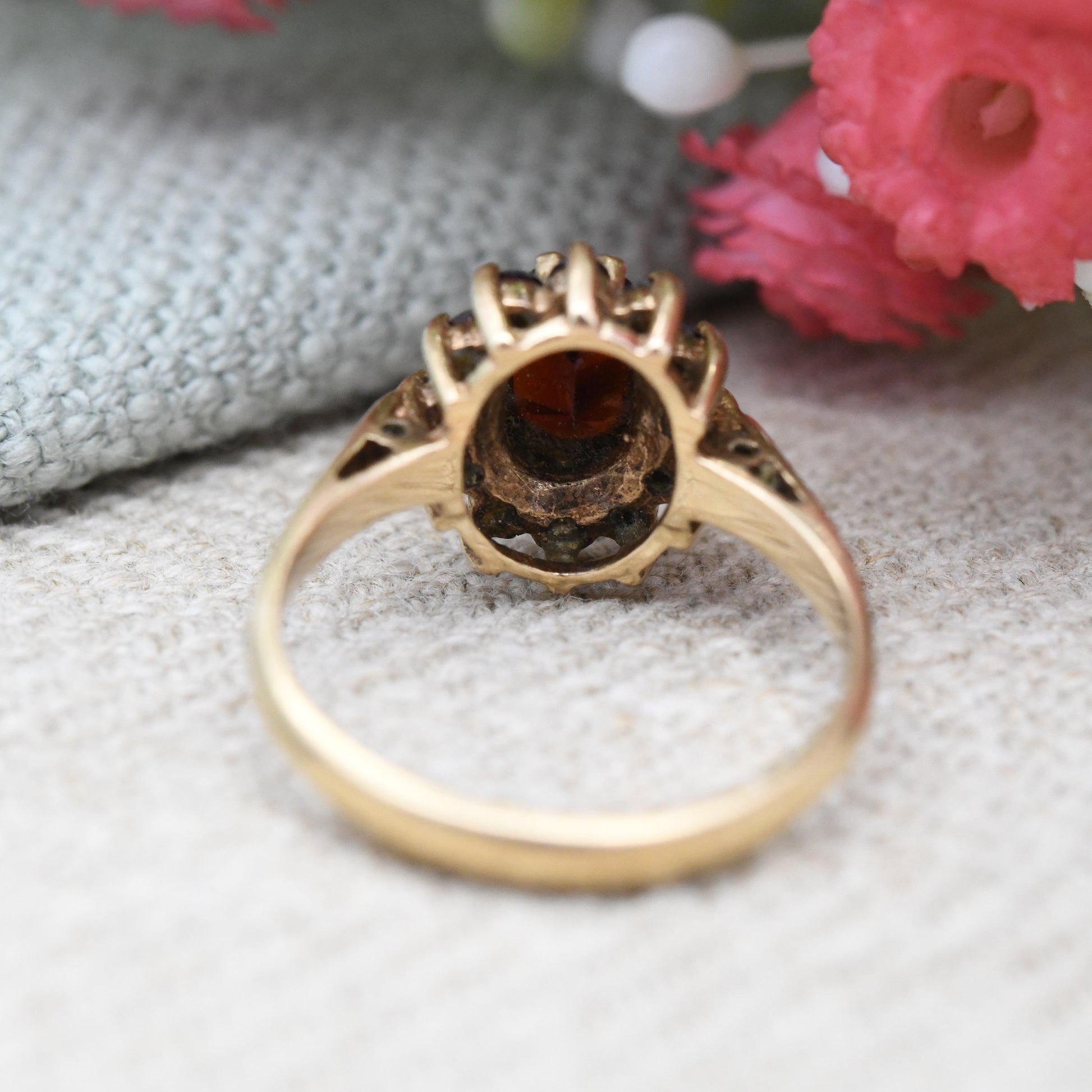 Vintage 9ct Gold Garnet Flower Ring 1974 - Mid-Century Red Gemstone Floral Halo | UK Size - K | US Size - 5 1/4