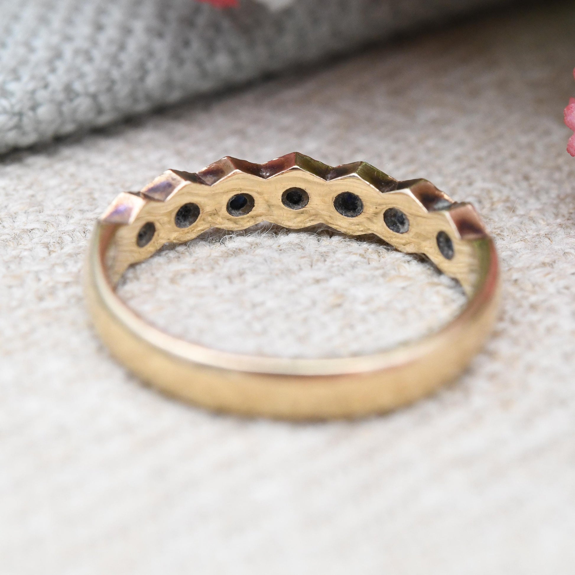 Vintage 9ct Gold Sapphire Half Eternity Band Ring 1979 - 7 Stone Mid-Century Textured Setting Stacker Ring | UK Size - L | US Size - 5 3/4
