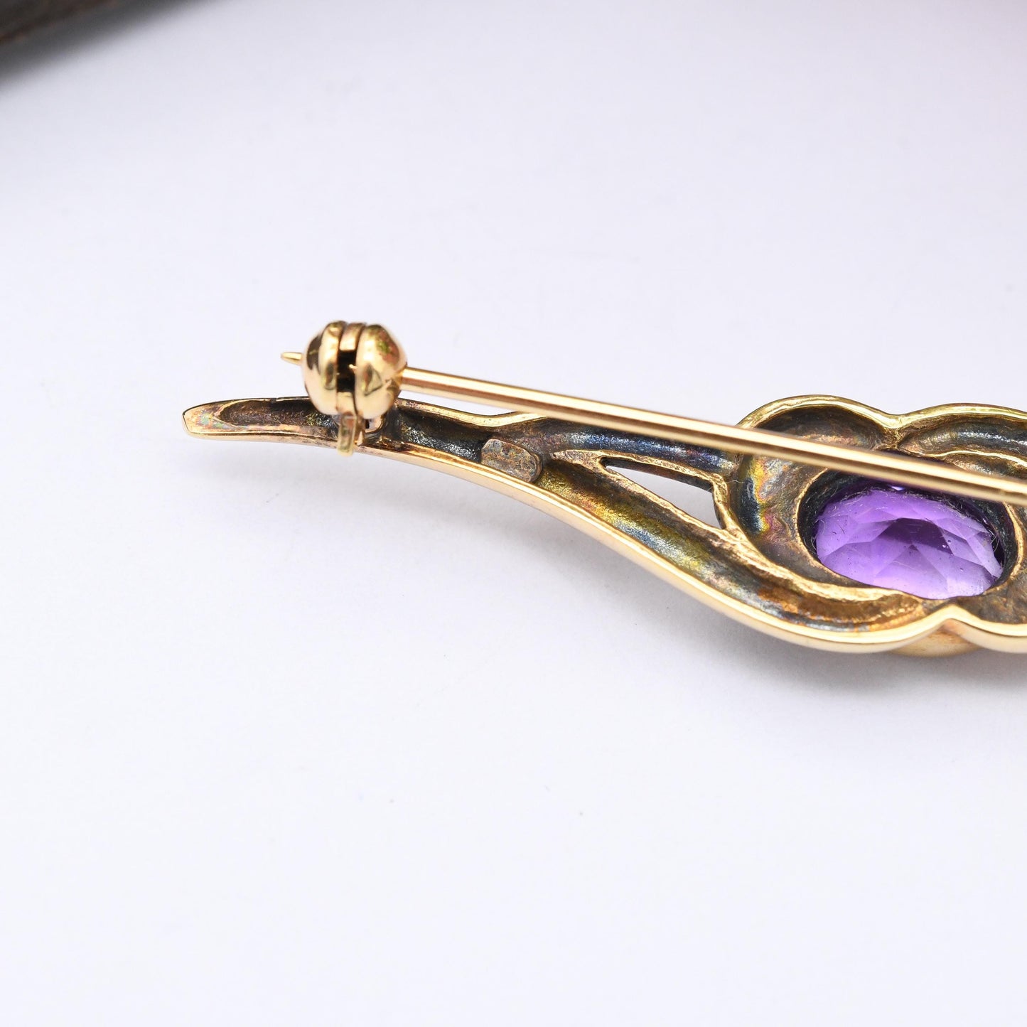 Vintage 9ct Gold Amethyst Bar Brooch 1979 - Minimal Solid Gold Twist Bar Brooch Large Solitaire Faceted Purple Gemstone Pretty Gift for Her