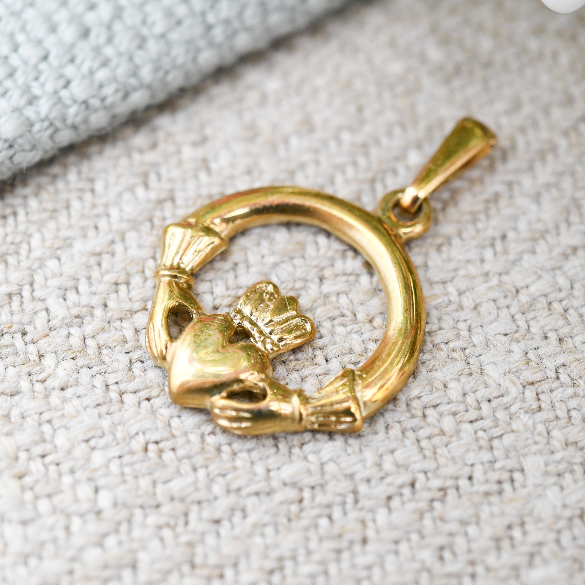 Vintage 9ct Gold Claddagh Pendant - Hands Holding Crowned Heart Irish Symbol Love Loyalty Gold Charm for Necklace Small Jewellery Gift