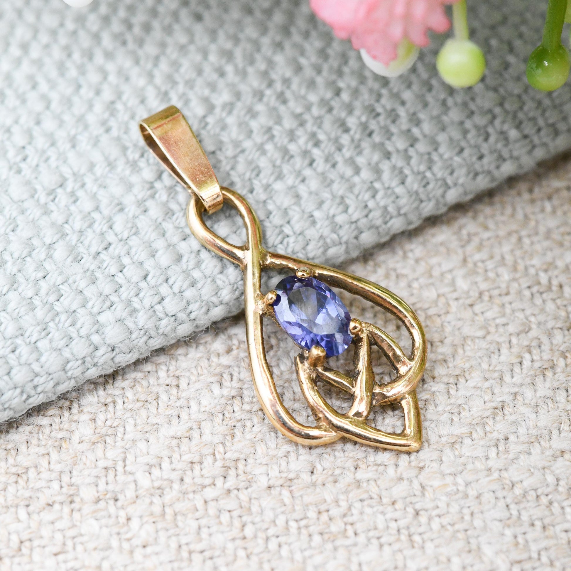 Vintage 10ct Gold Tanzanite Celtic Knot Pendant - Purple Blue Pearl Pendant Charm for Necklace Stack | Solid Gold Gift for Her