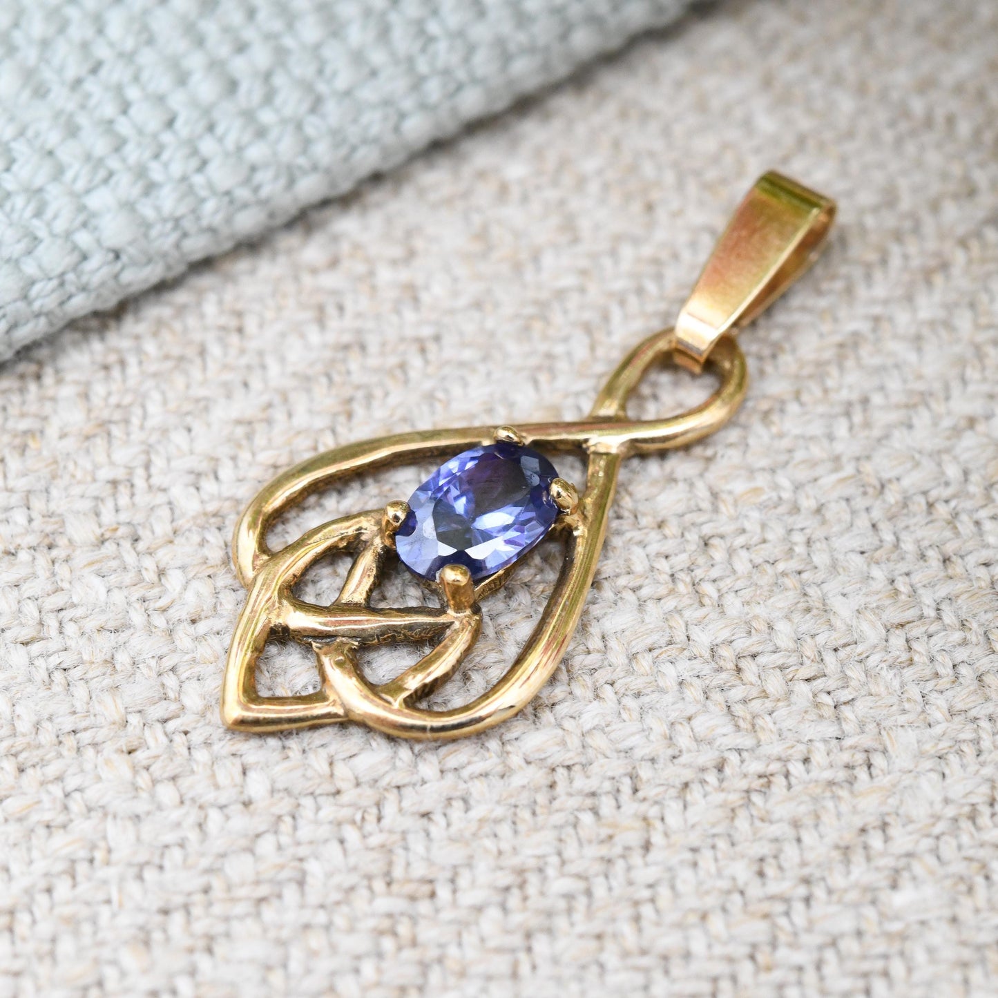 Vintage 10ct Gold Tanzanite Celtic Knot Pendant - Purple Blue Pearl Pendant Charm for Necklace Stack | Solid Gold Gift for Her