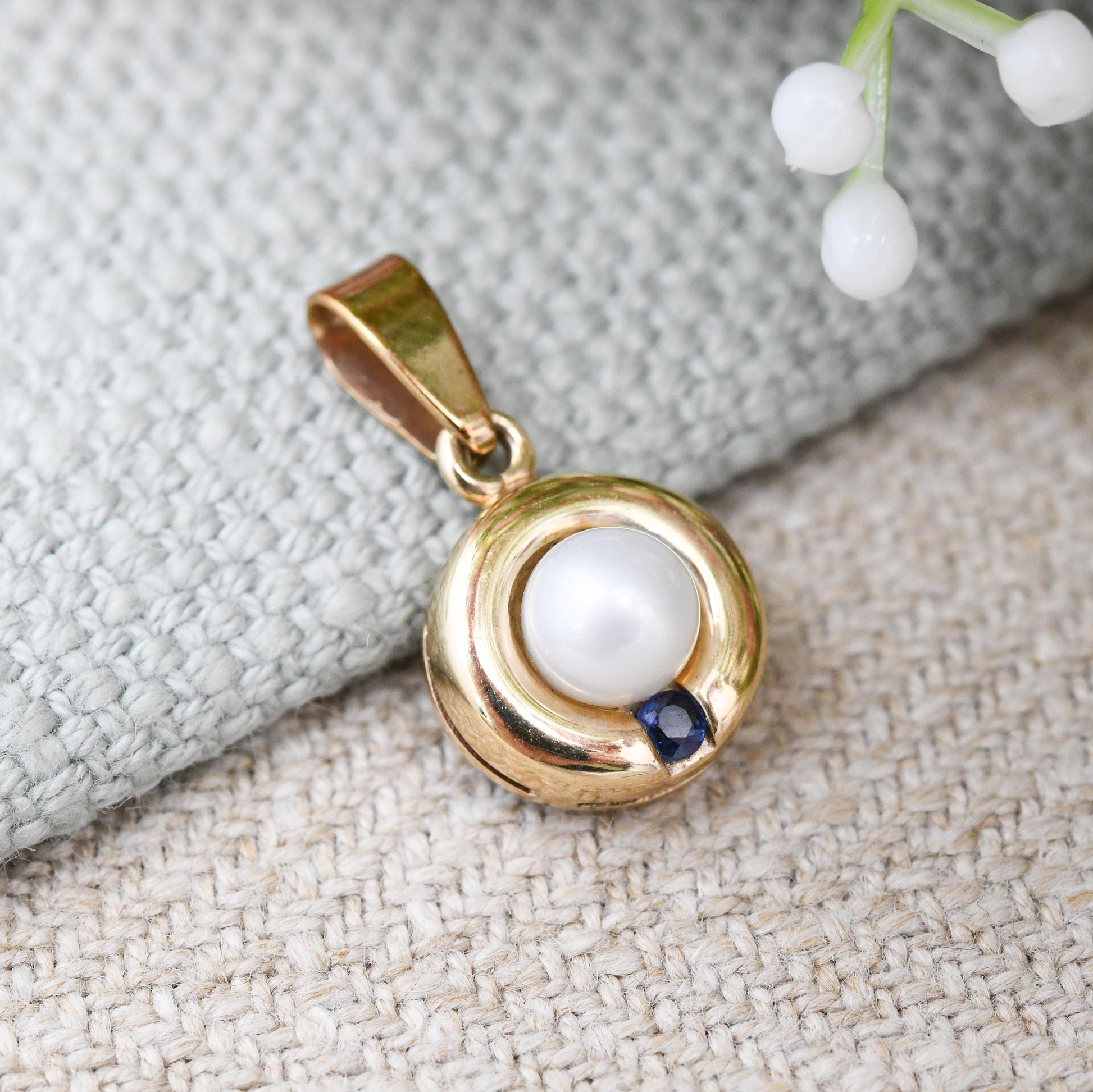 Vintage 9ct Gold Pearl and Sapphire Pendant 2000 - Y2K Pretty Solid Gold Necklace Charm Gemstone Gift for June September Birthday Birthstone