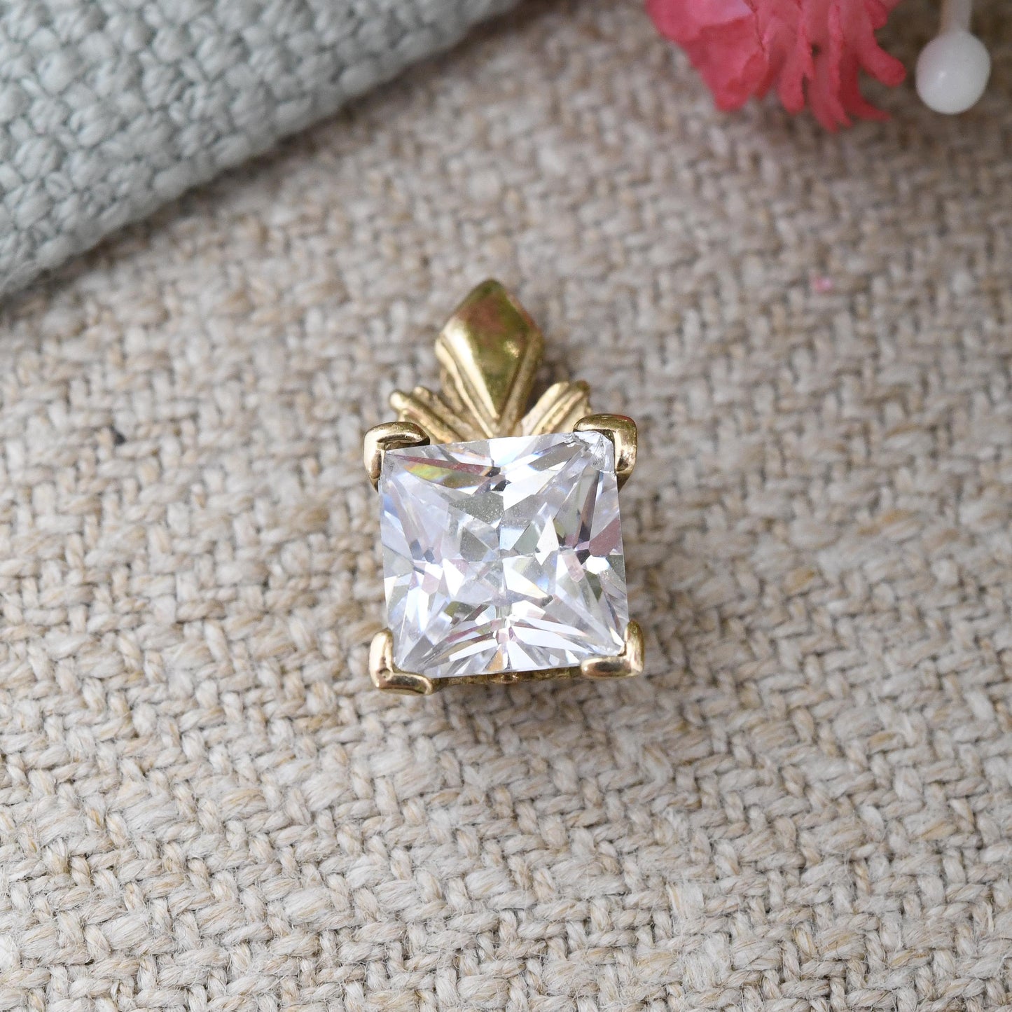 Vintage 9ct Gold Cubic Zirconia Pendant - Large Sparkly Square Stone | Pretty Fan Shaped Bale