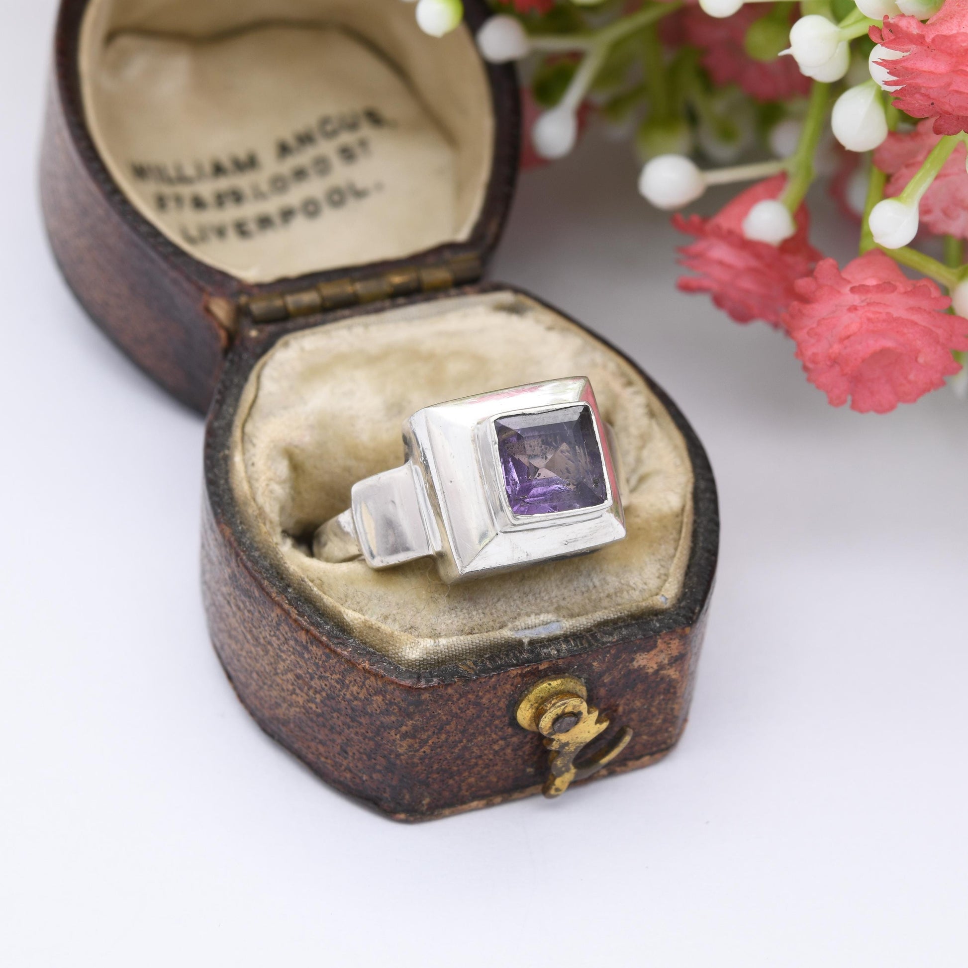 Vintage Modernist Sterling Silver Amethyst Ring - Square Design Mid-Century Purple Stone Solitaire | UK Size - M | US Size - 6 1/4