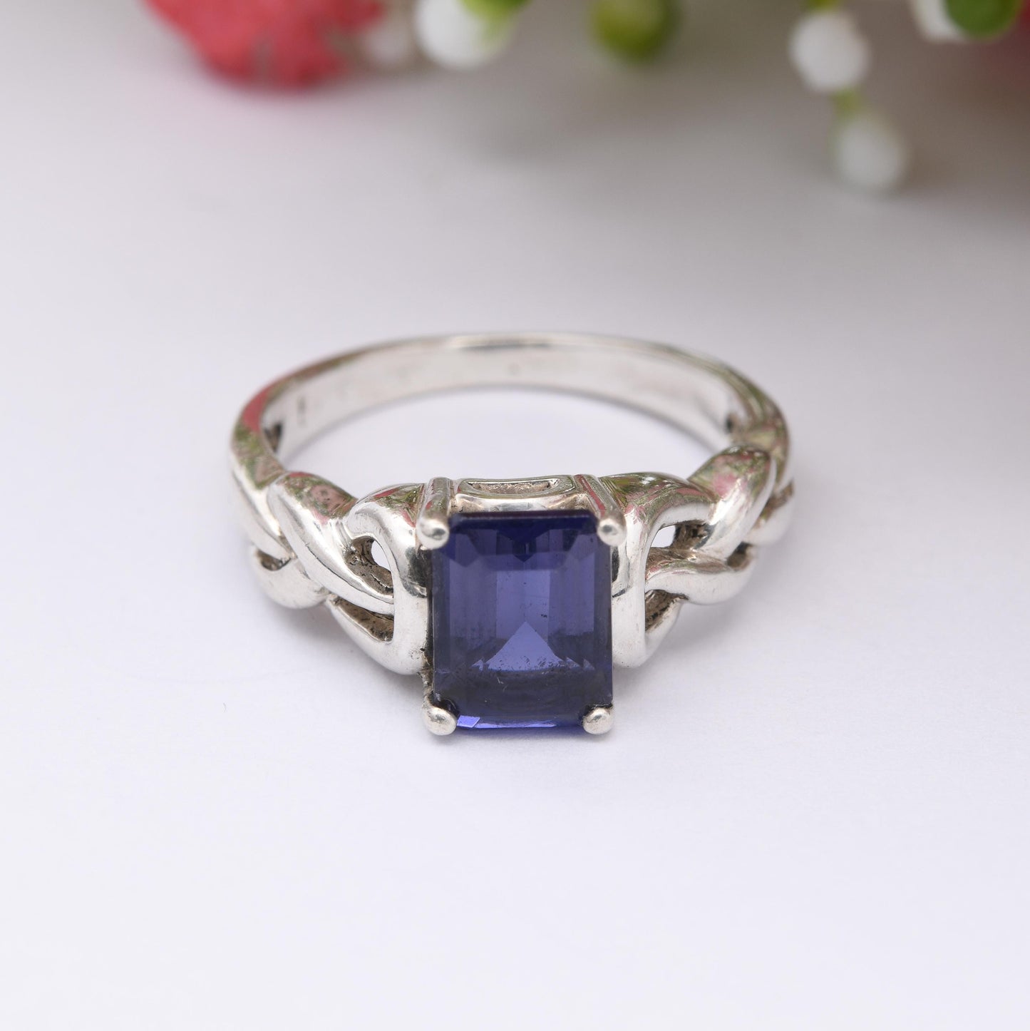 Vintage Sterling Silver Iolite Solitaire Ring with Celtic Knot Twist Shoulders - Deep Purple Gemstone | UK Size - L 1/2 | US Size - 6