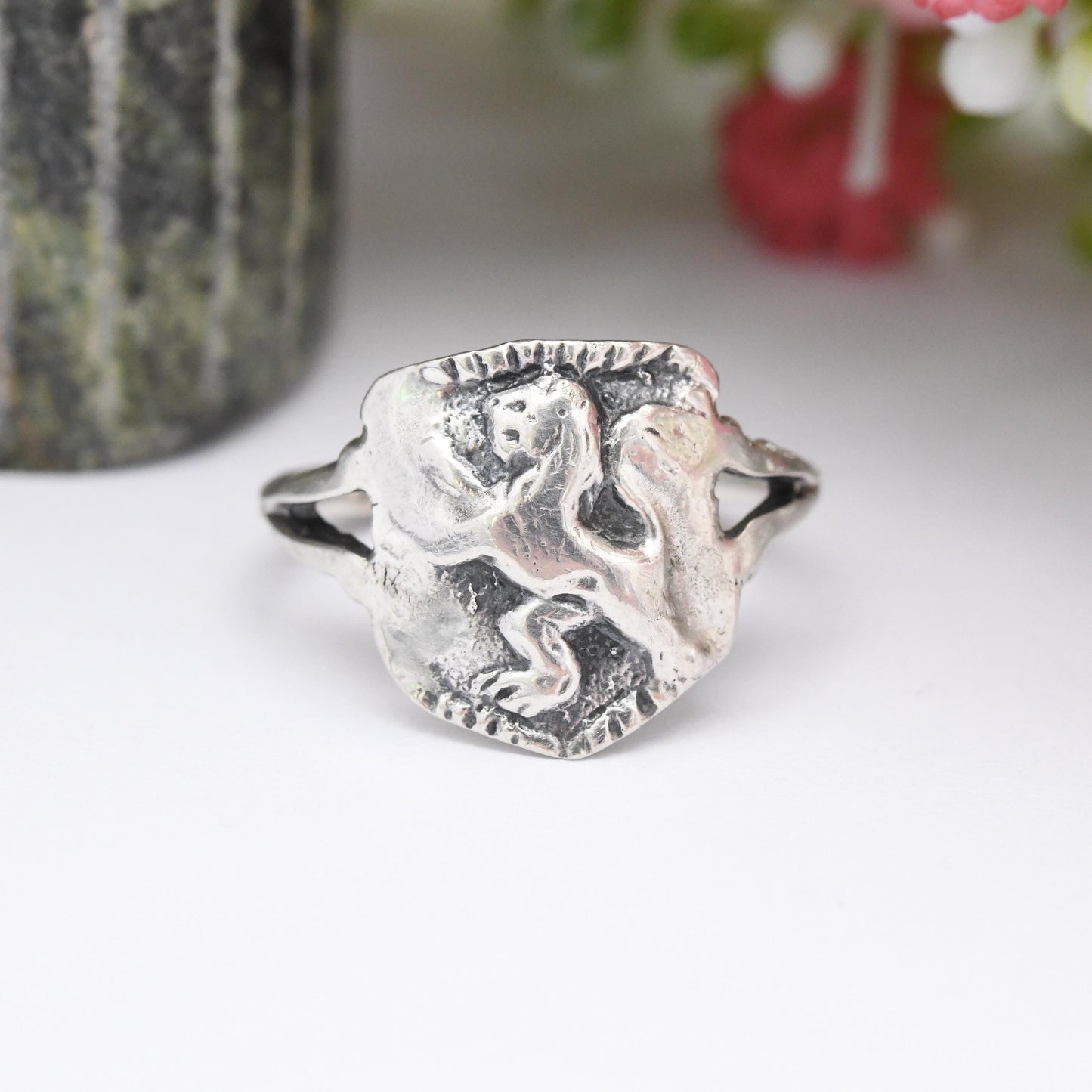 Vintage Sterling Silver Scottish Shield Signet Ring with Lion Rampant Flag - Mid-Century Patriotic Jewellery | UK Size - N | US Size - 6 3/4