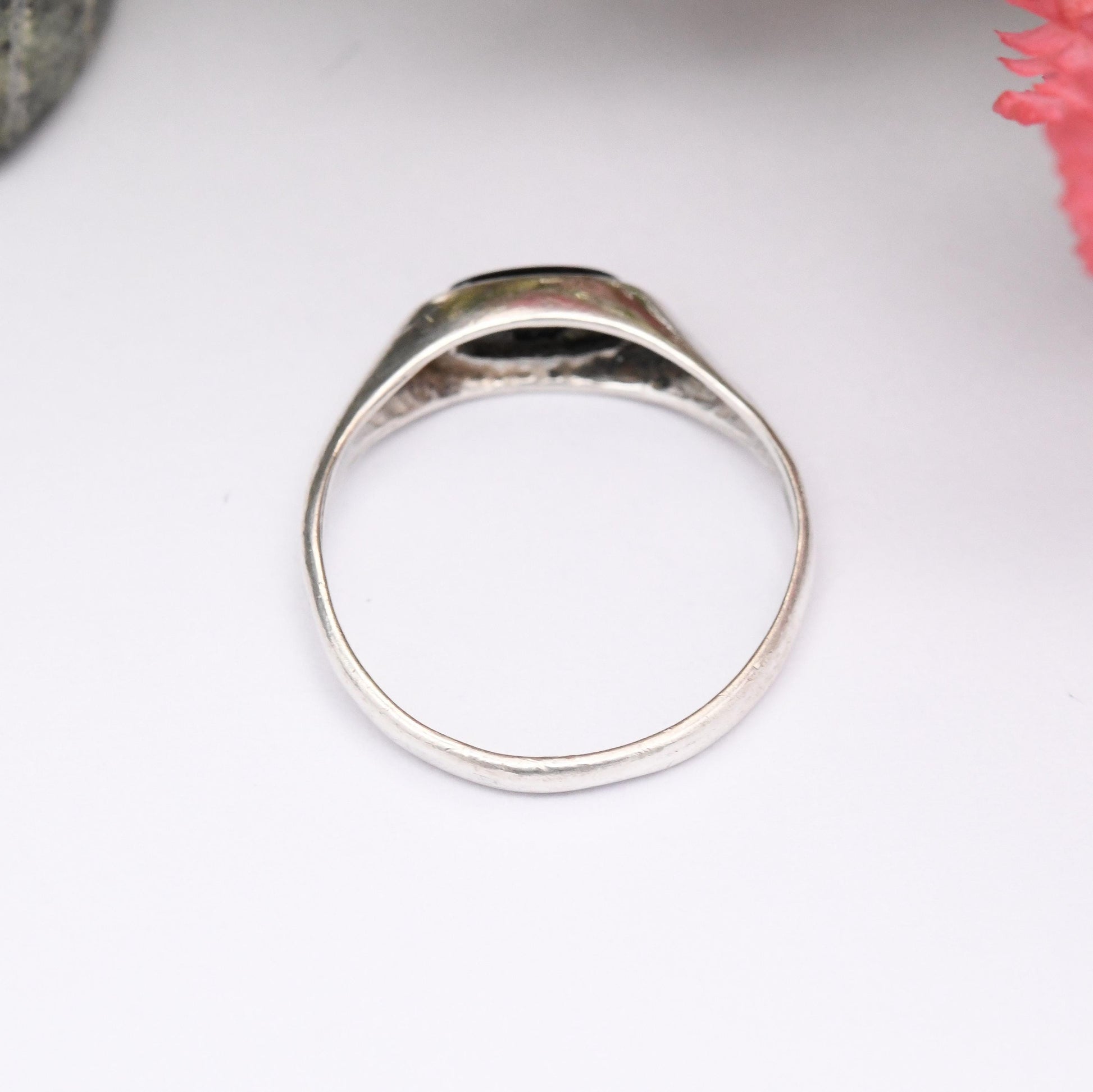 Vintage Sterling Silver Onyx Signet Ring - Minimal Unisex Jewellery | Oval Black Stone | UK Size - N | US Size - 6 3/4