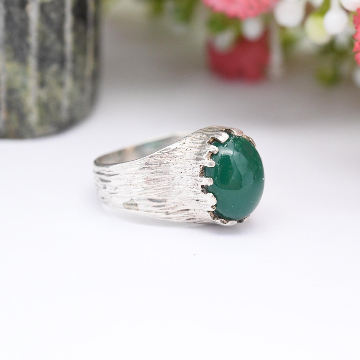 Vintage Sterling Silver Chrysoprase Ring 1975 - Mid-Century Modern Textured Bark Oval Cabochon Green Gemstone | UK Size - J 1/2 US Size - 5