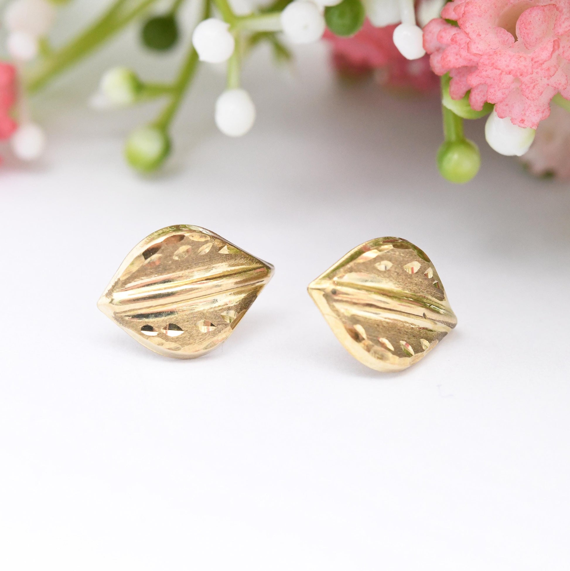 Vintage 9ct Gold Leaf Stud Earrings - Mid-Century Textured Leaves | Delicate Gold Studs | Gift for Her | Butterfly Backs