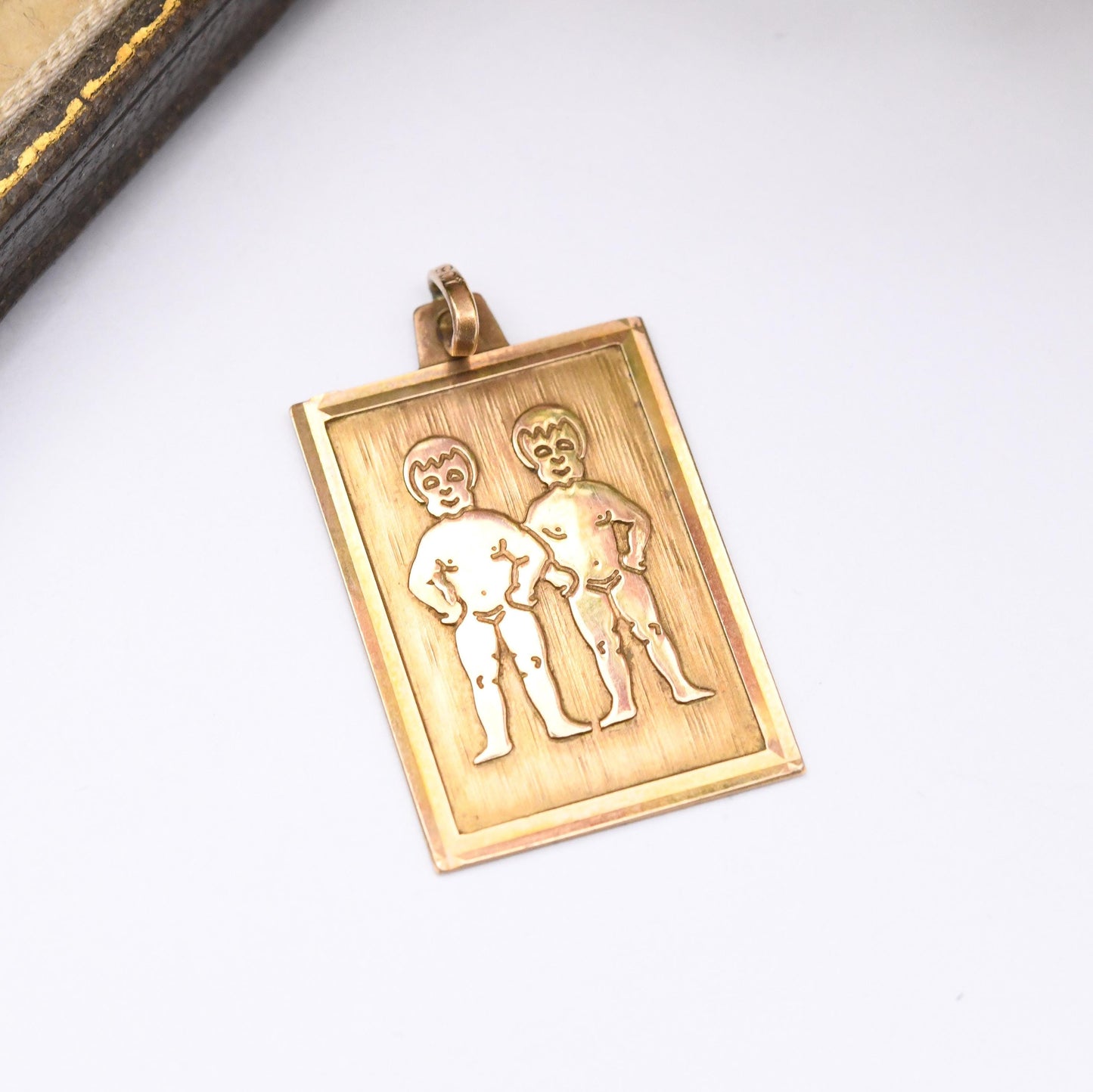 Vintage 9ct Gold Gemini Twins Pendant 1979 - Star Signs Zodiac Horoscope Jewellery | May - June Birthday Gift | Twin Boys Tag Charm Pendant