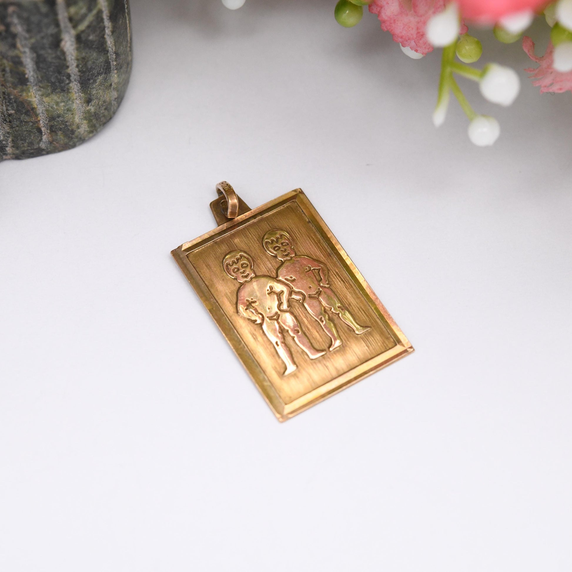 Vintage 9ct Gold Gemini Twins Pendant 1979 - Star Signs Zodiac Horoscope Jewellery | May - June Birthday Gift | Twin Boys Tag Charm Pendant