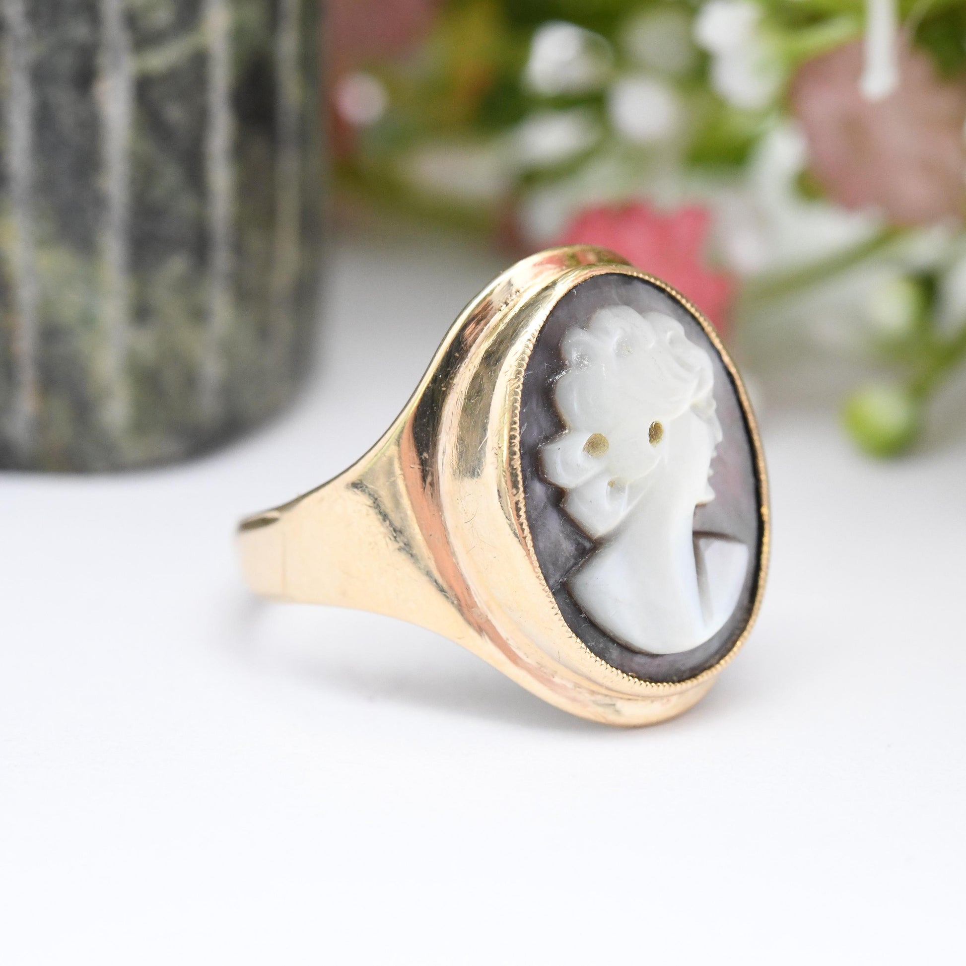 Vintage 9ct Gold Cameo Ring 1968 - Mid-Century Carved Shell Large Oval Shell Classical Portrait Face Profile | UK Size Q 1/2 | US Size 8 1/4