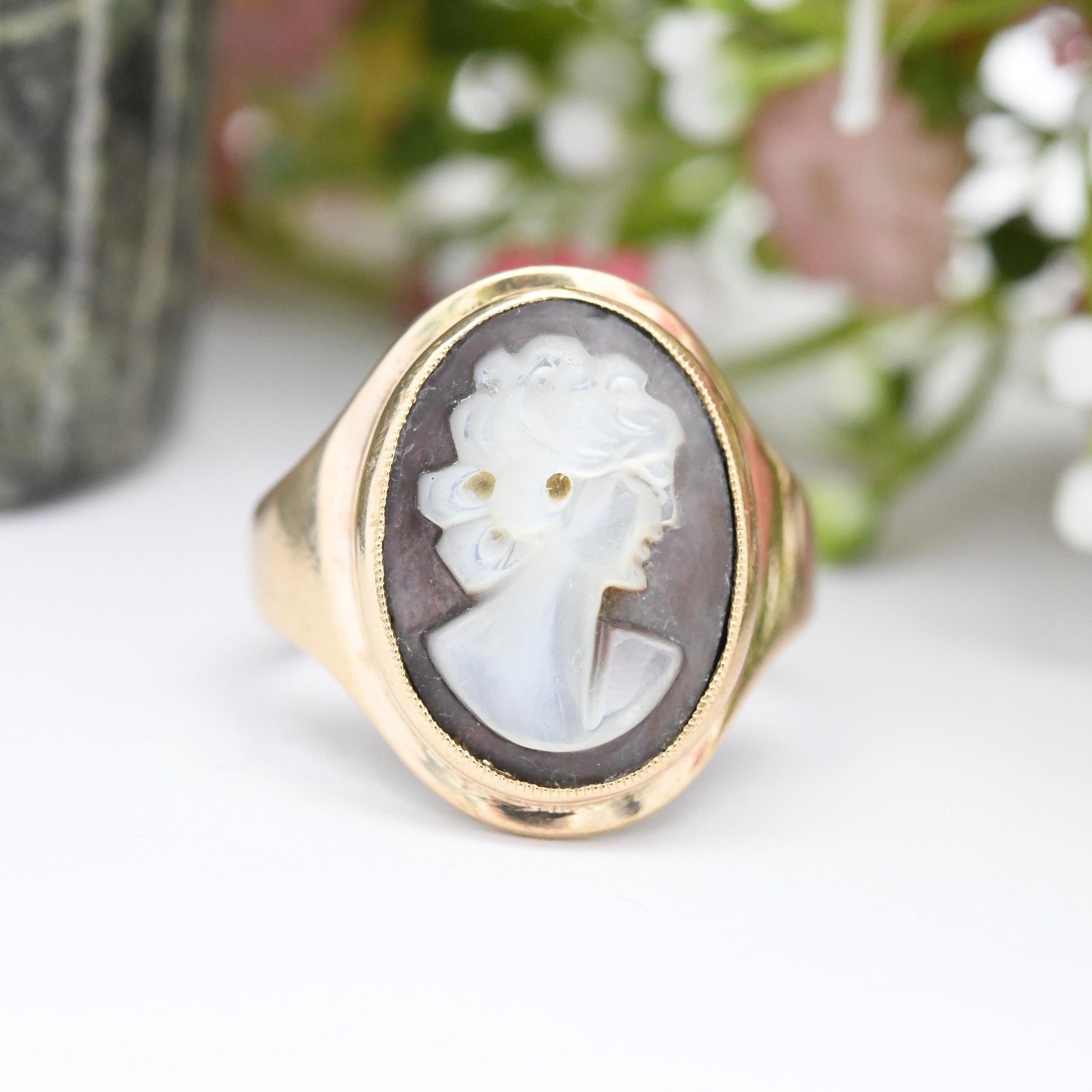 Vintage 9ct Gold Cameo Ring 1968 - Mid-Century Carved Shell Large Oval Shell Classical Portrait Face Profile | UK Size Q 1/2 | US Size 8 1/4