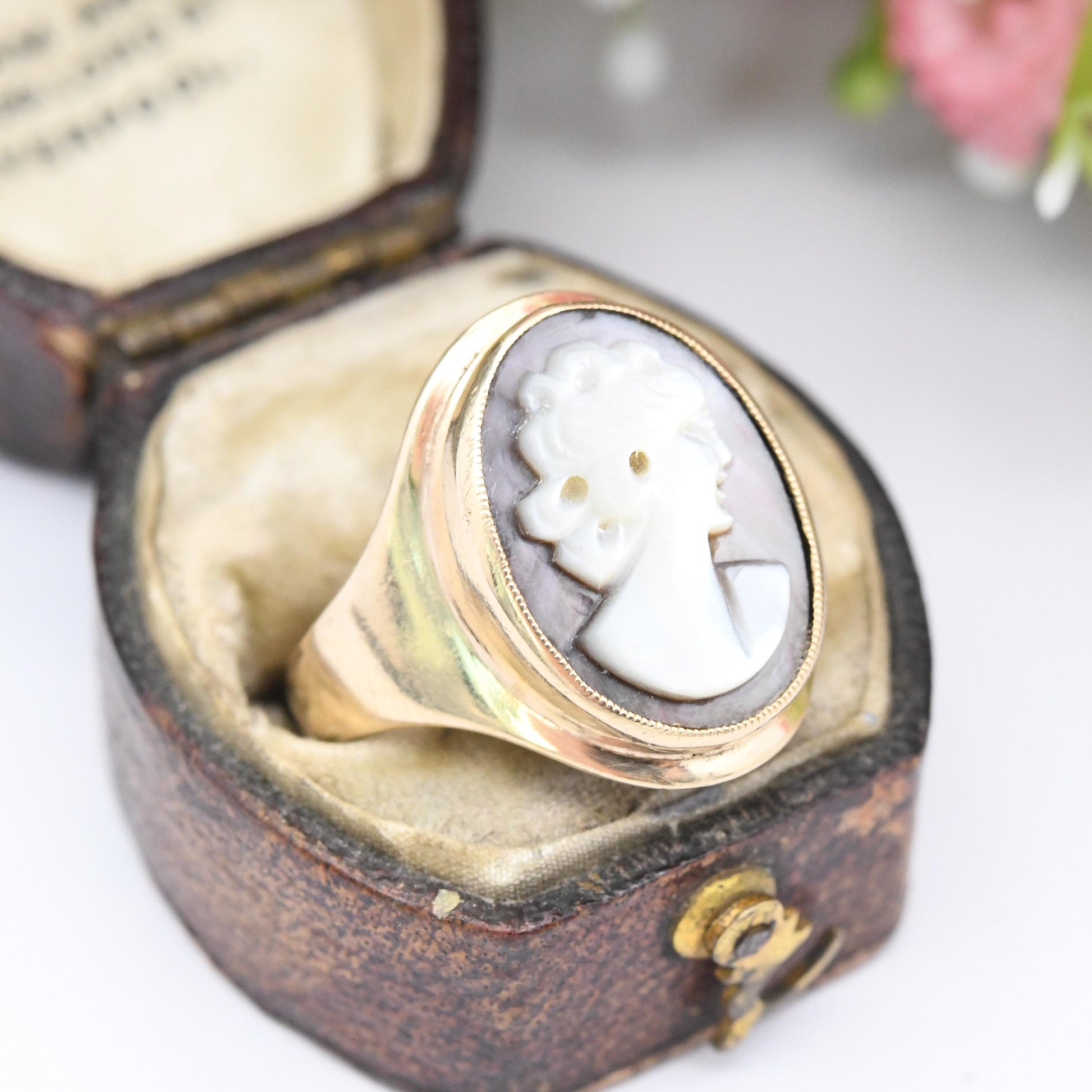 Vintage 9ct Gold Cameo Ring 1968 - Mid-Century Carved Shell Large Oval Shell Classical Portrait Face Profile | UK Size Q 1/2 | US Size 8 1/4