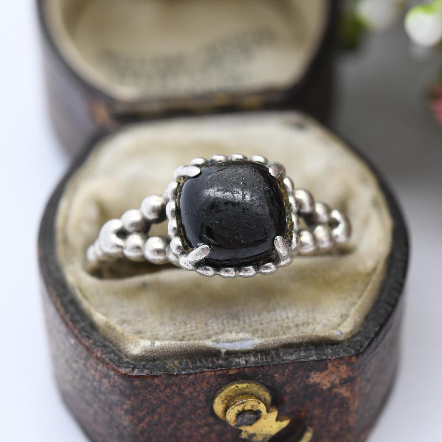 Pandora Sterling Silver Onyx Solitaire Ring - Contemporary Modern Black Stone Ring | Pretty Gift for Her | UK Size - Q | US Size - 8