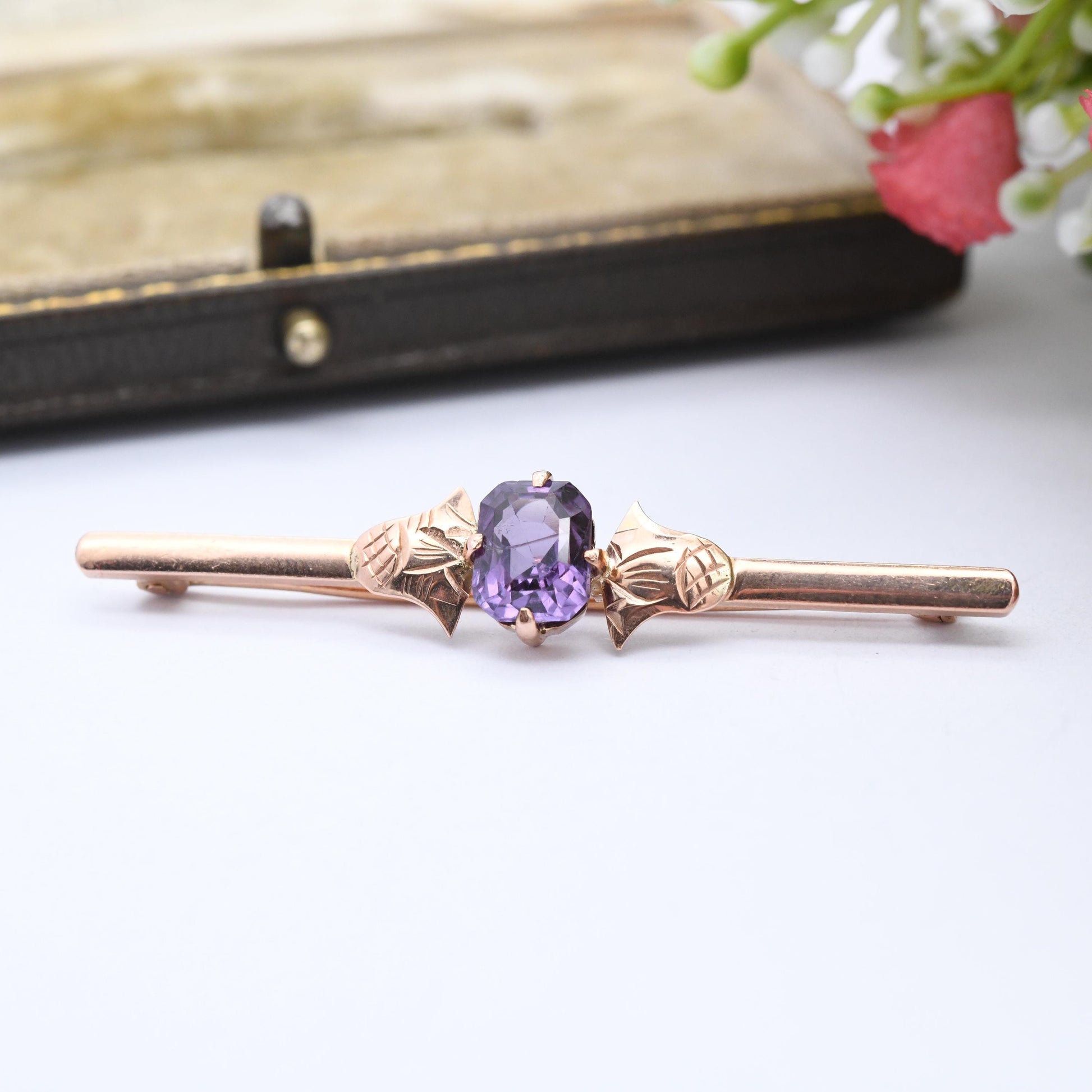 Vintage 9ct Gold Thistle Gemstone Bar Brooch - True Vintage Scottish Flower Design Solitaire Faceted Purple Gemstone Pretty Gift for Her