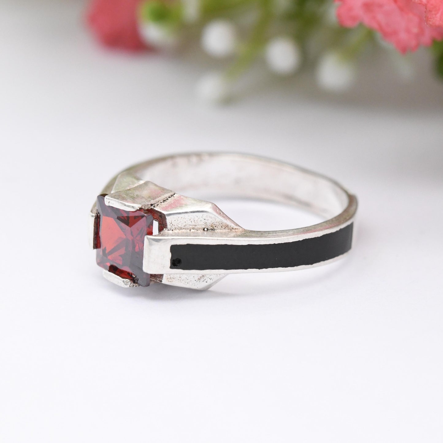 Vintage Sterling Silver Garnet Enamel Ring - Unusual Red Stone Square Solitaire with Black Enamel Band | UK Size - O 1/2 | US Size - 7 1/2