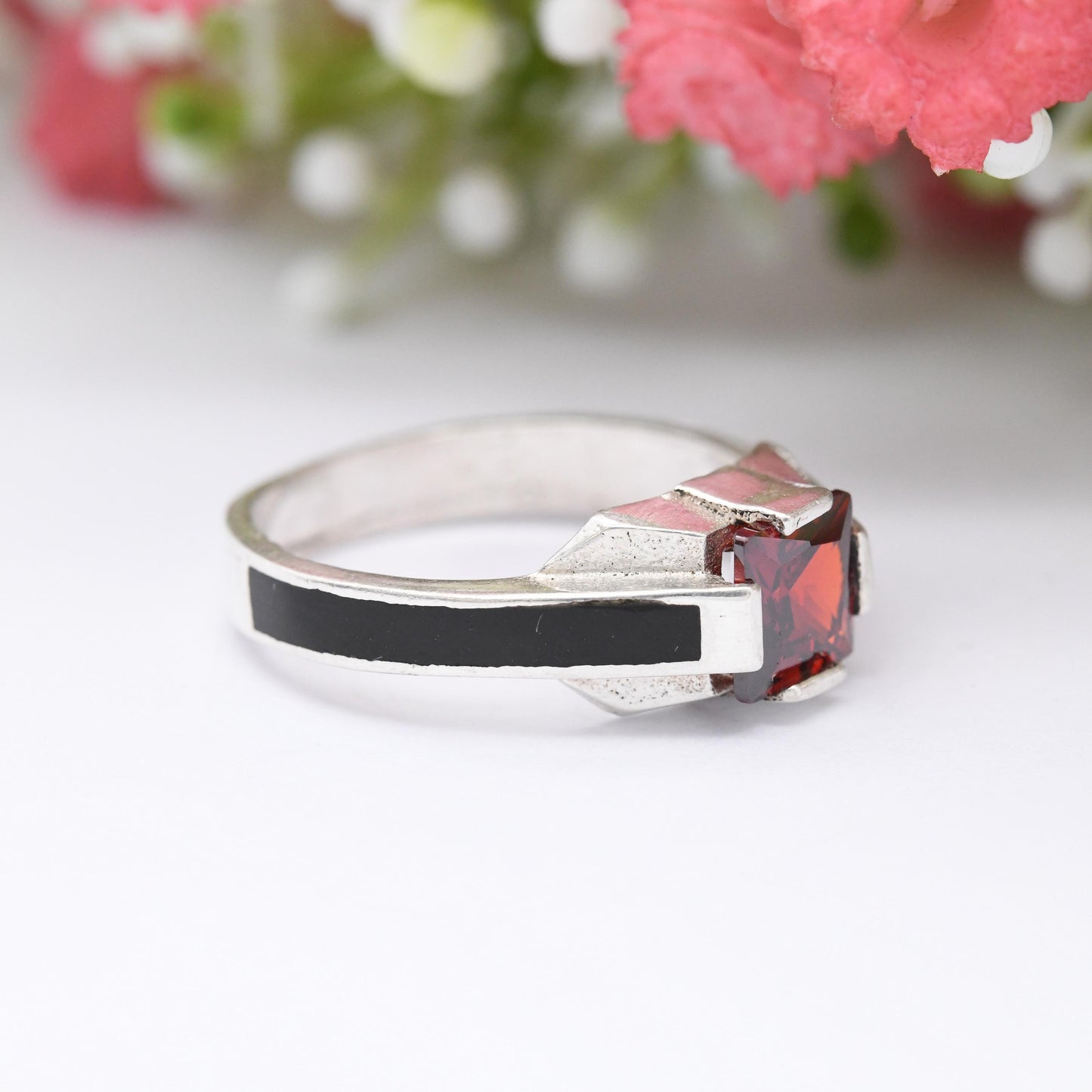 Vintage Sterling Silver Garnet Enamel Ring - Unusual Red Stone Square Solitaire with Black Enamel Band | UK Size - O 1/2 | US Size - 7 1/2