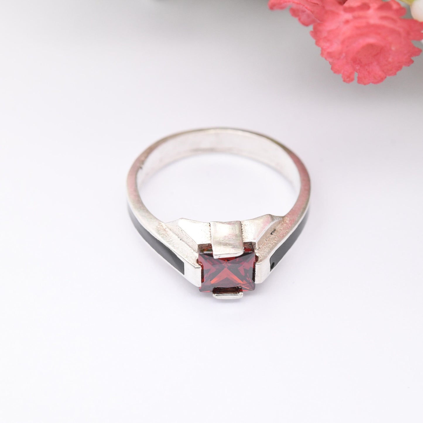 Vintage Sterling Silver Garnet Enamel Ring - Unusual Red Stone Square Solitaire with Black Enamel Band | UK Size - O 1/2 | US Size - 7 1/2