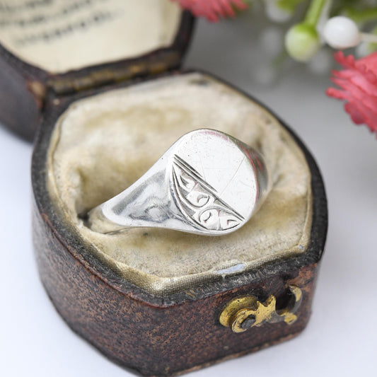 Vintage Sterling Silver Signet Ring 1986 - Scrolling Pattern | Mid-Century Unisex Ring | Blank for Engraving | UK Size - O | US Size - 7