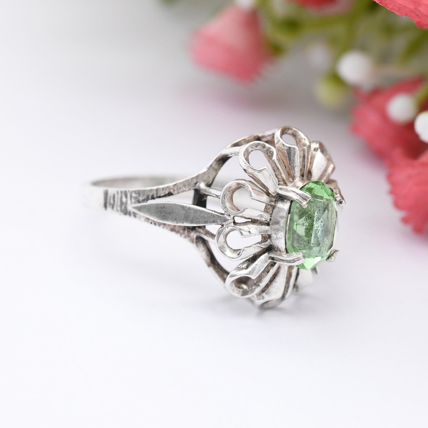 Vintage Mid-Century Sterling Silver Flower Ring 1977 Toye Kenning Spencer TK&S - Green Stone Cocktail Ring | UK Size - O | US Size - 7 1/4